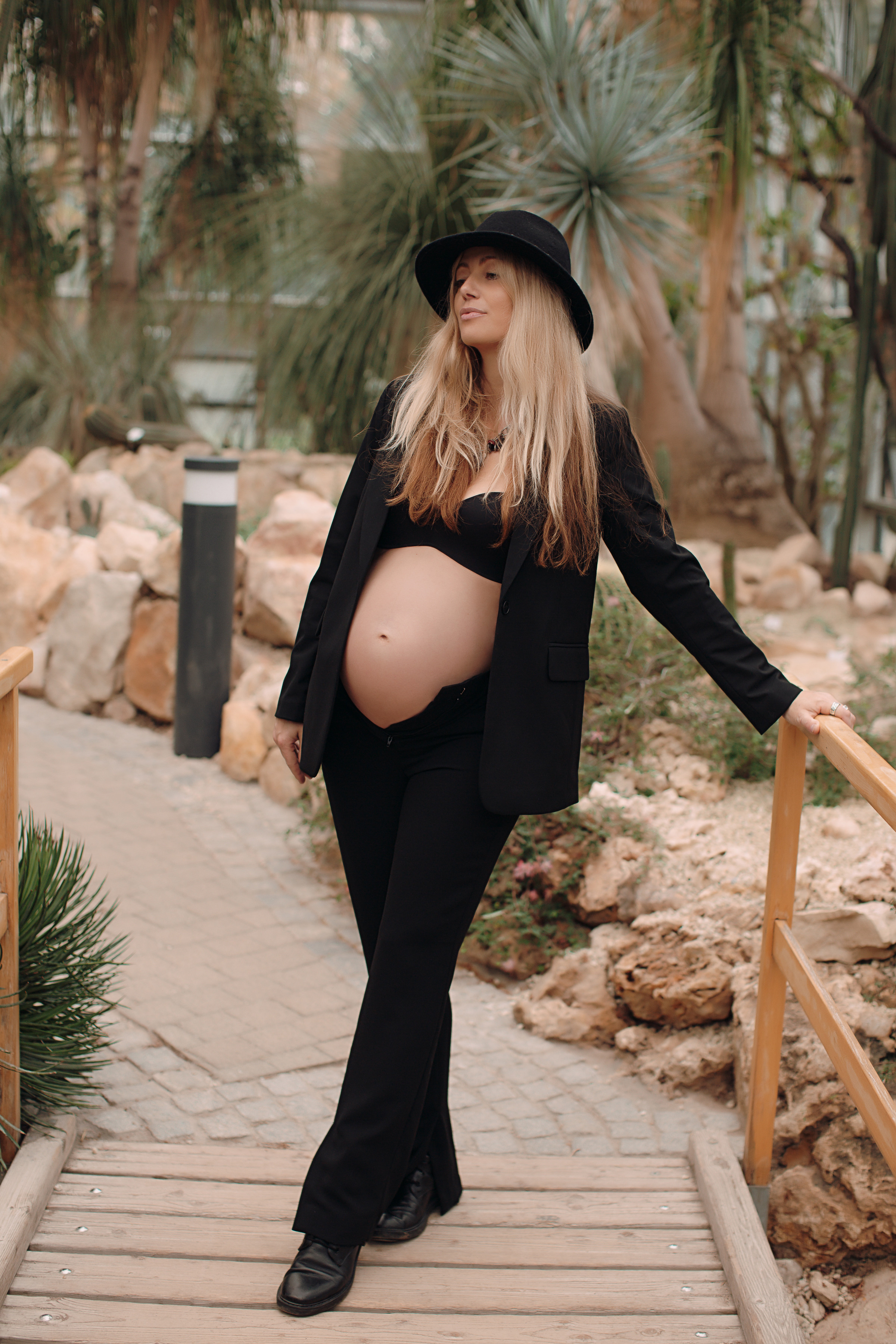 Albina im Garten. Семейный и свадебный фотограф в Франкфурте на Майне Алина Браун