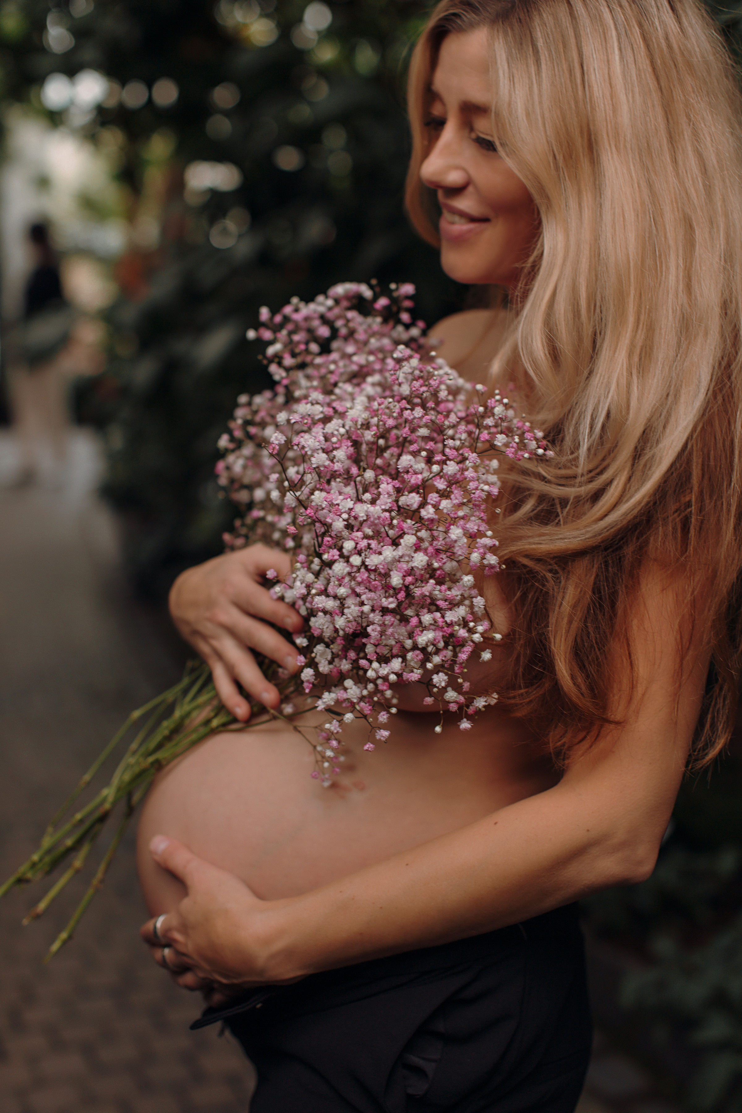 Albina im Garten. Семейный и свадебный фотограф в Франкфурте на Майне Алина Браун