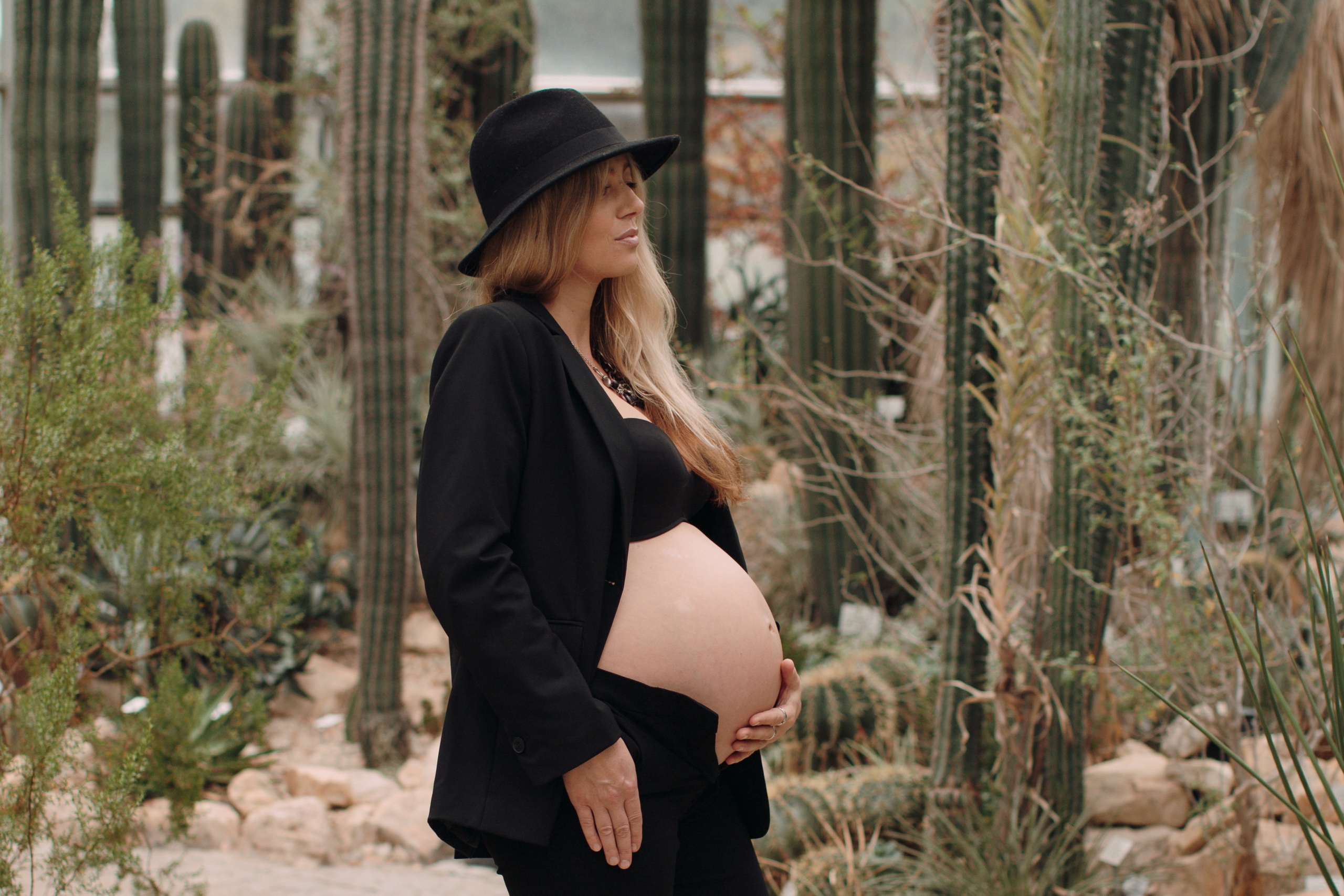 Albina im Garten. Семейный и свадебный фотограф в Франкфурте на Майне Алина Браун