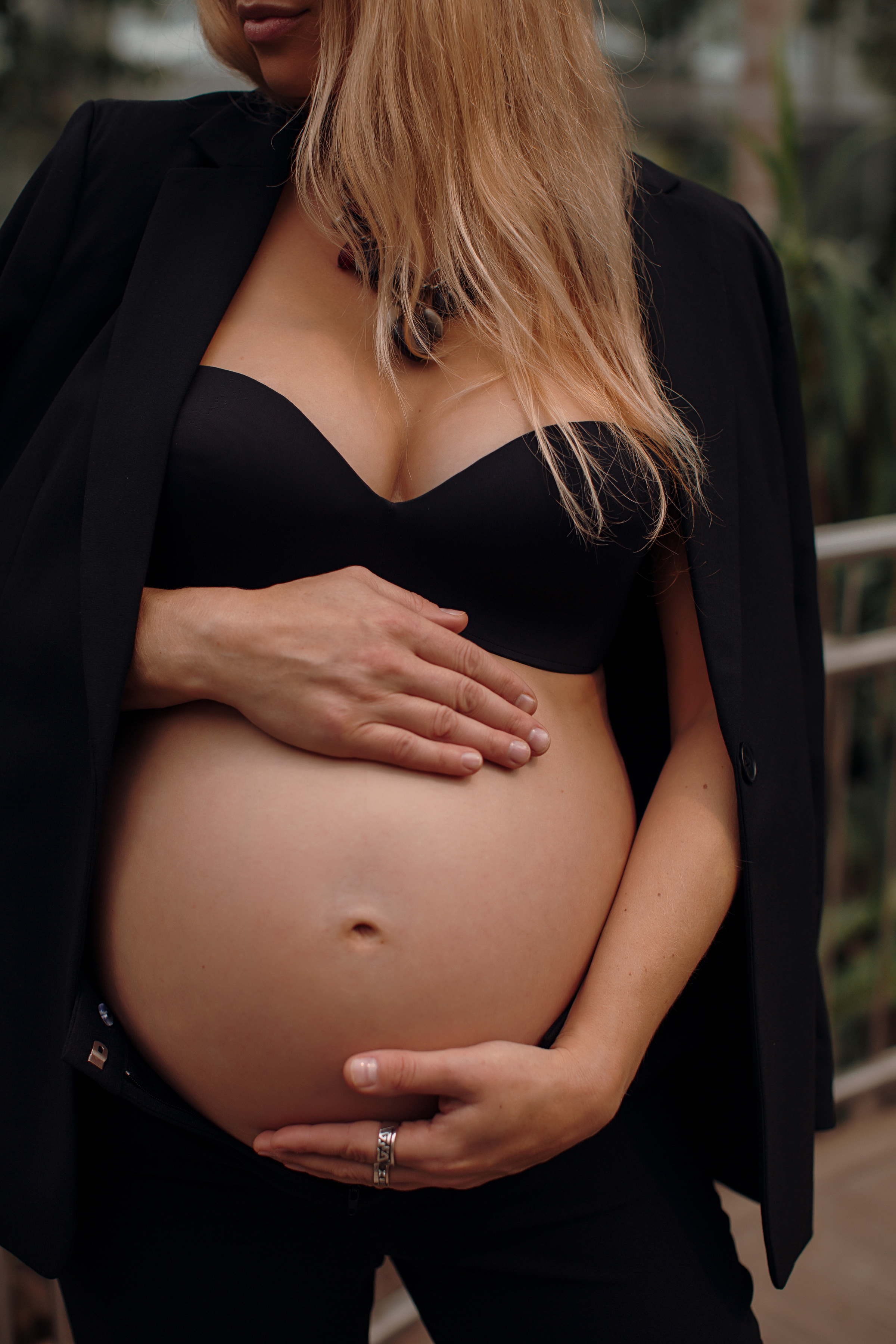 Albina im Garten. Семейный и свадебный фотограф в Франкфурте на Майне Алина Браун