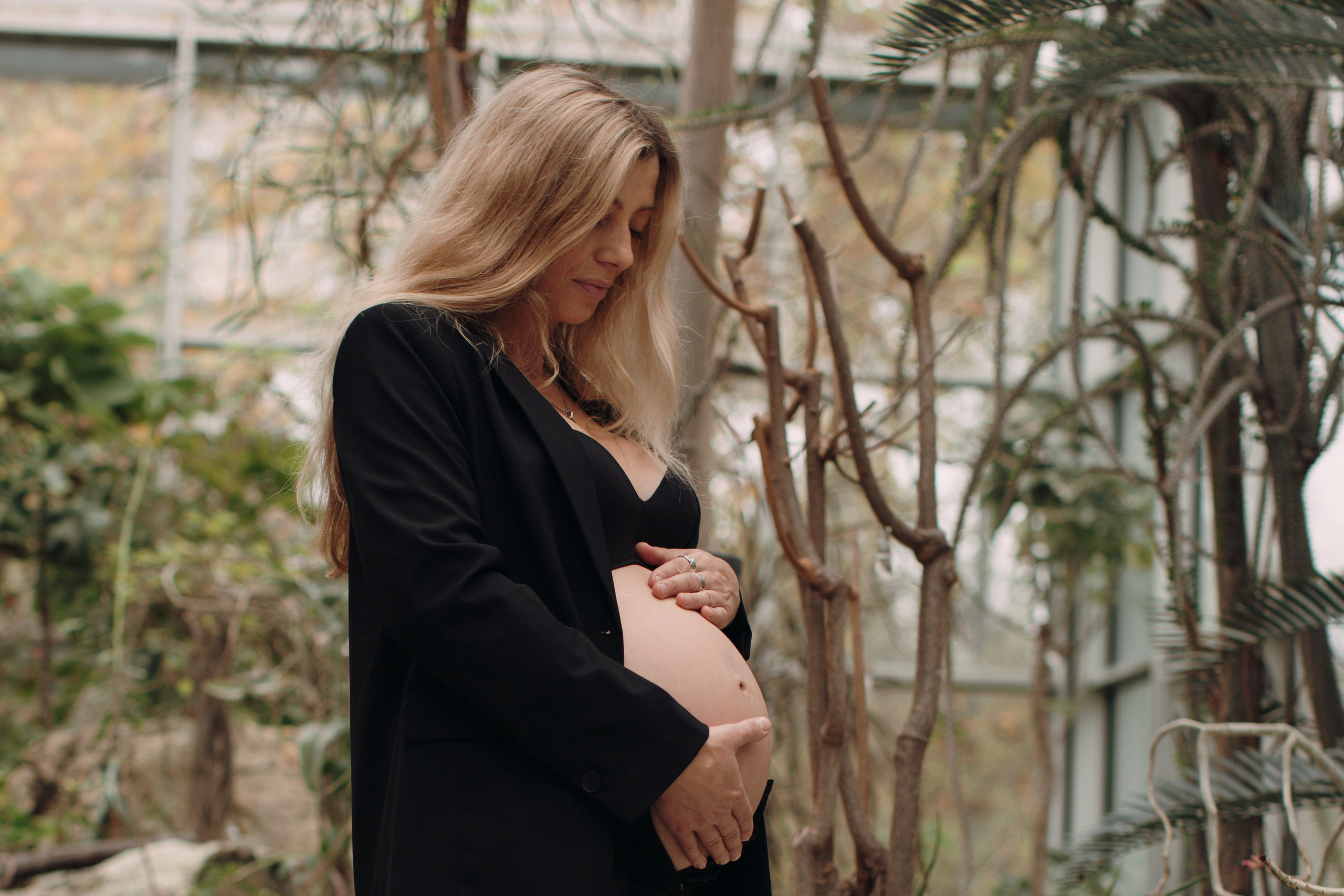 Albina im Garten. Семейный и свадебный фотограф в Франкфурте на Майне Алина Браун