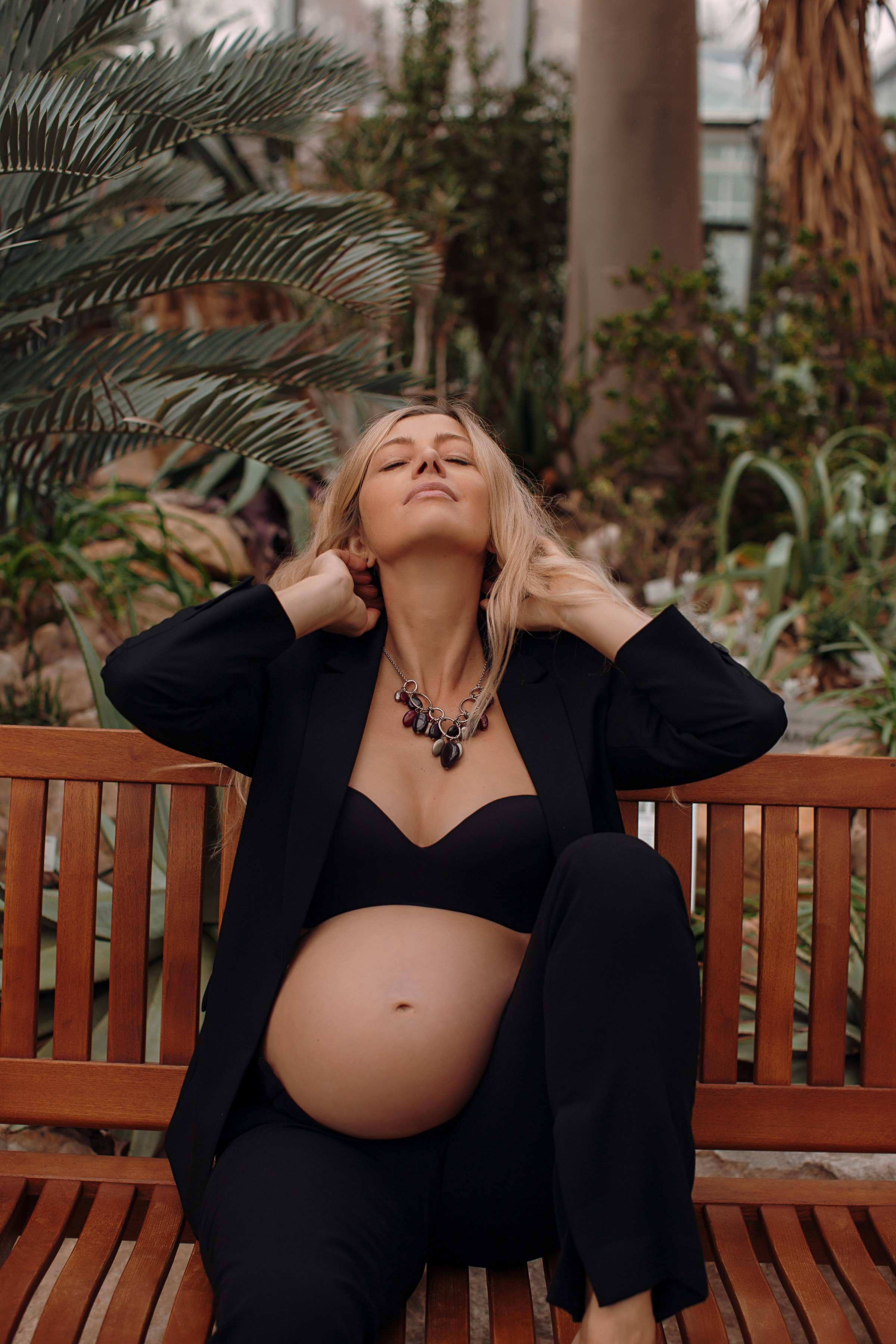 Albina im Garten. Семейный и свадебный фотограф в Франкфурте на Майне Алина Браун