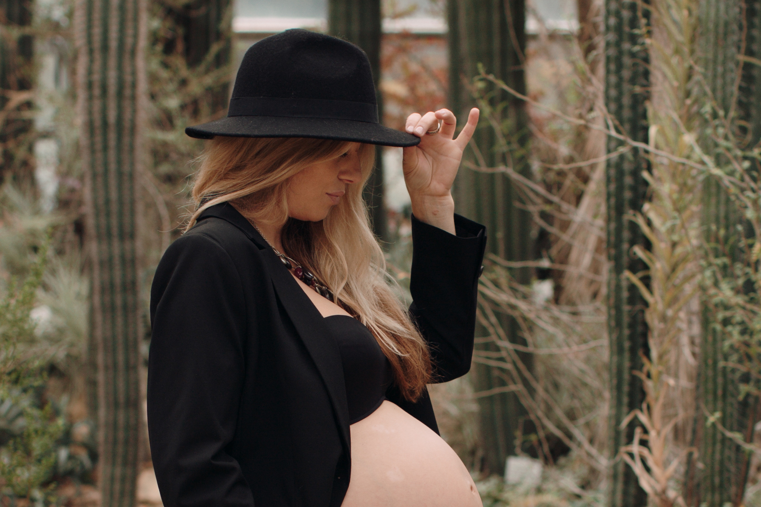 Albina im Garten. Семейный и свадебный фотограф в Франкфурте на Майне Алина Браун