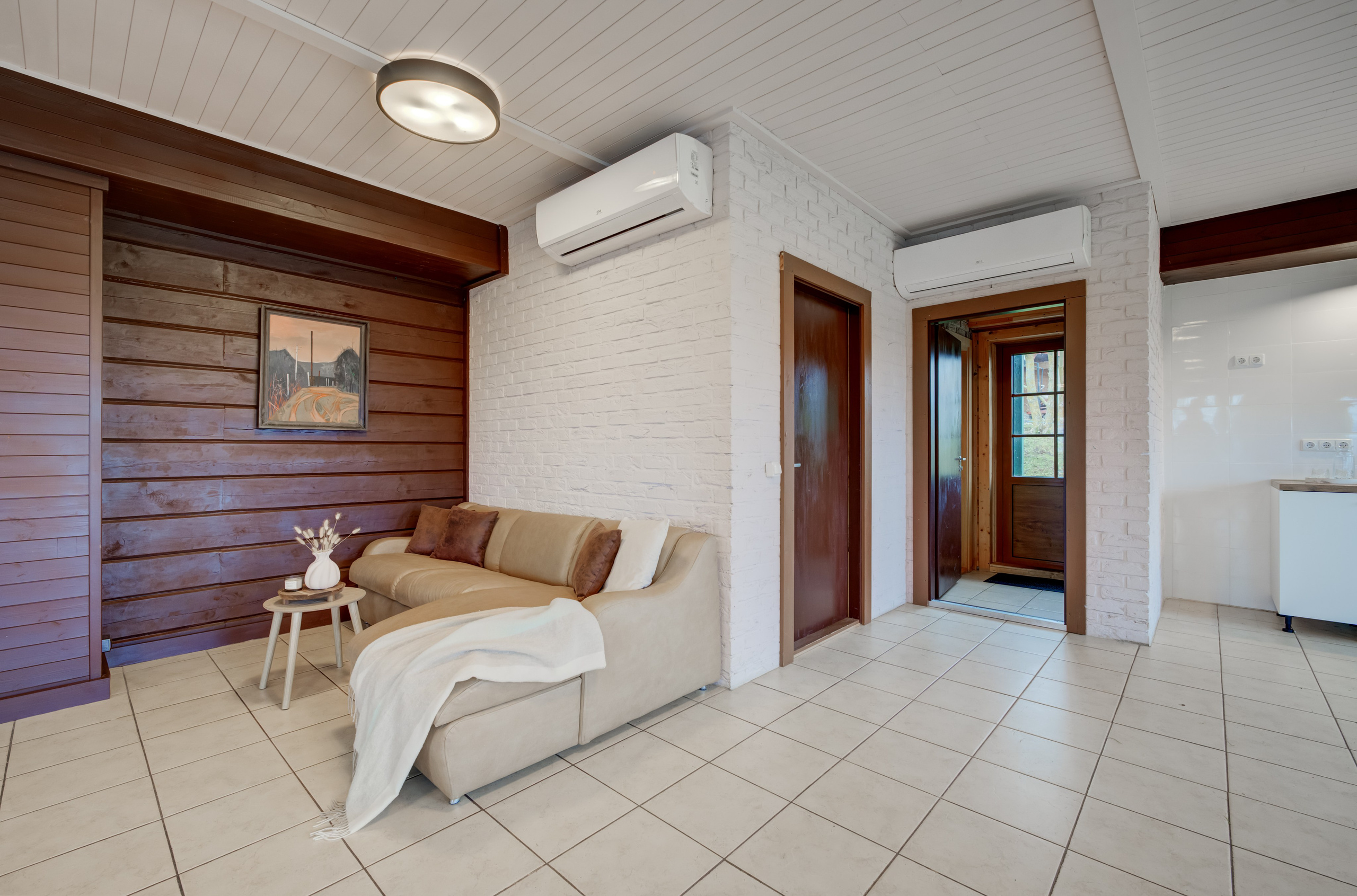 Trakų raj. sodyba. Elina Sapiega fotografė Vilniuje