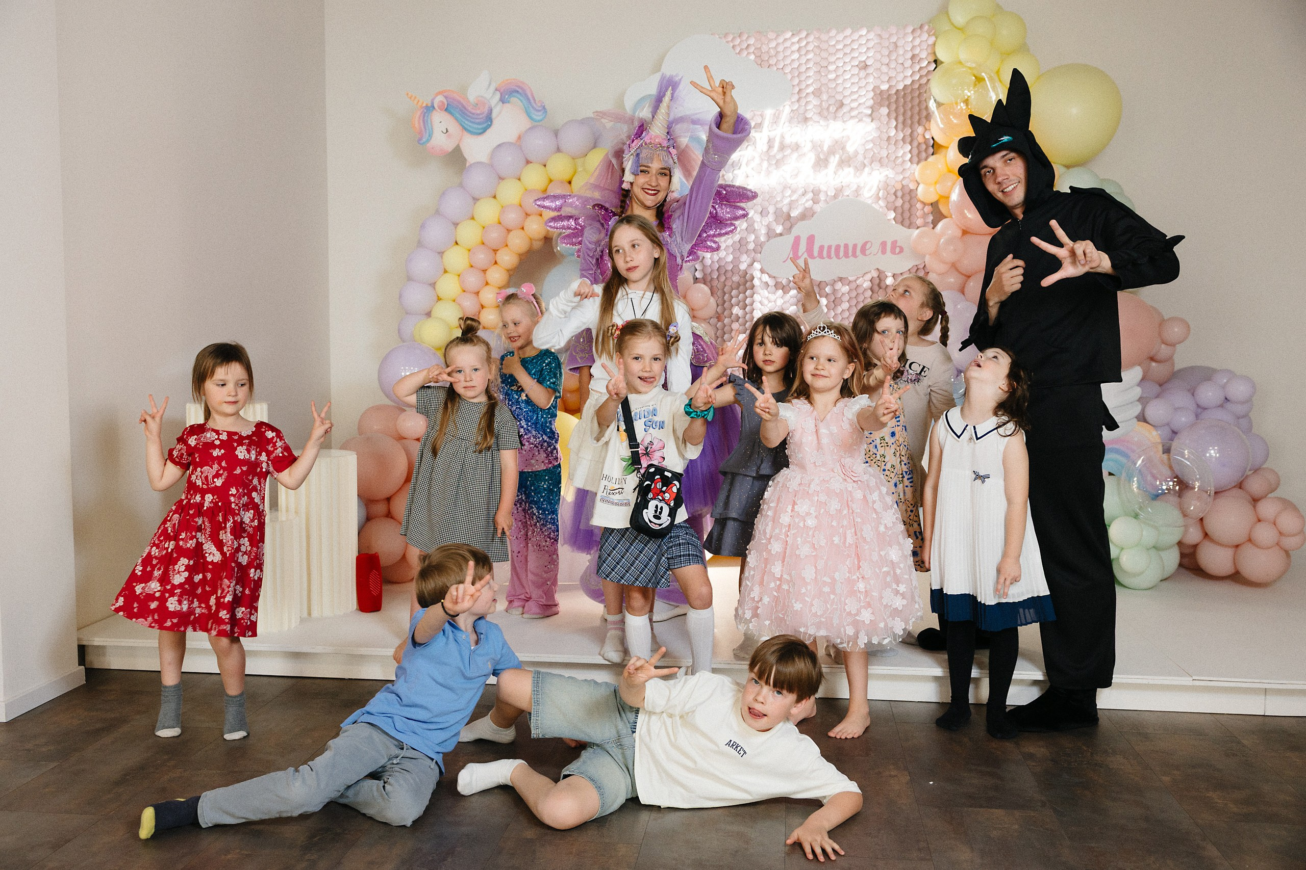 Праздничная фотосессия 6-летия — LaBubu, любимые герои и стильная детская атмосфера. Евгений Тимофеев | Свадебный и контент-фотограф и видеограф в Риге