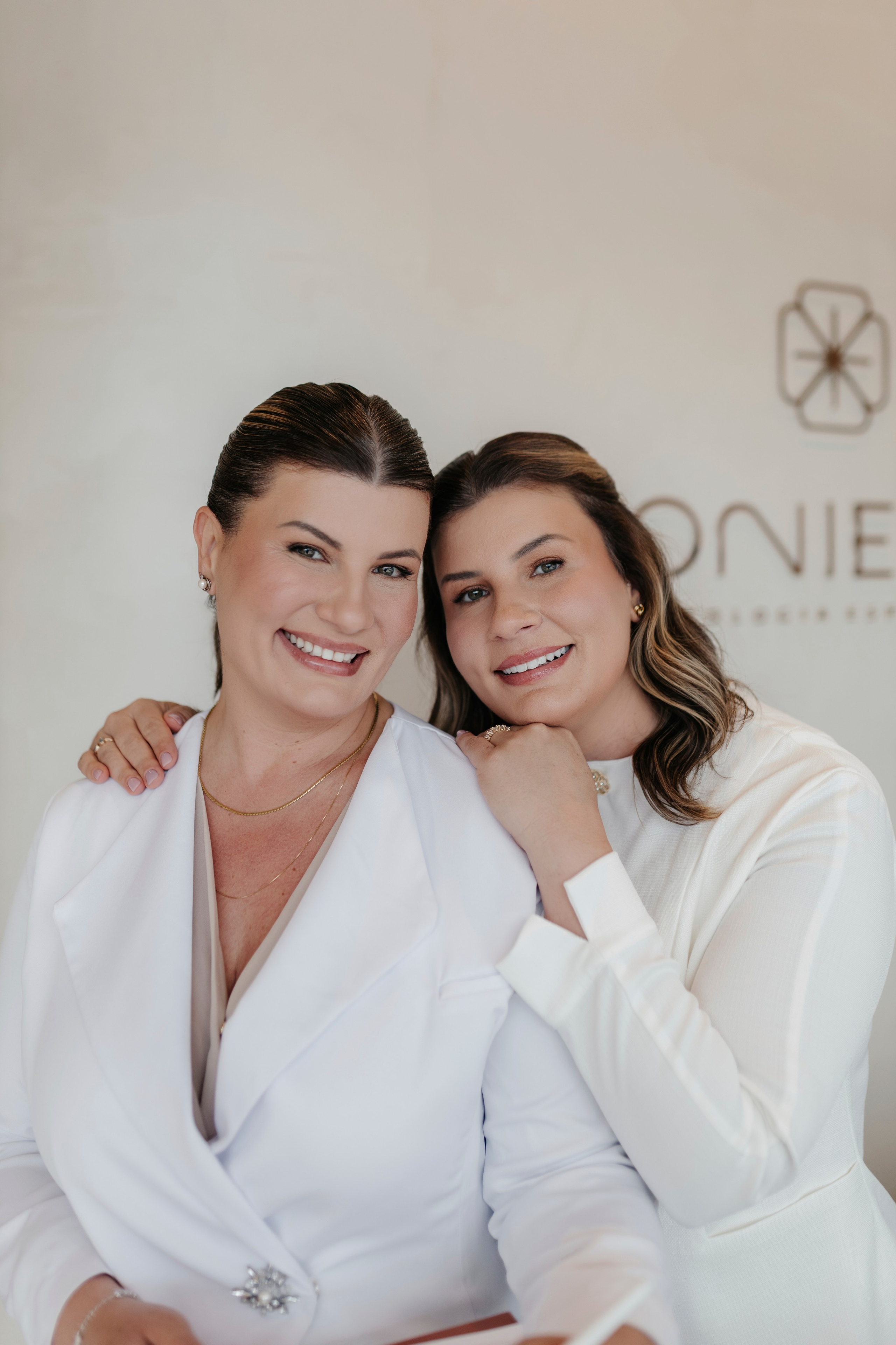 Dra. Adele & Dra. Aline | Dentistas. Coraafotografia.com