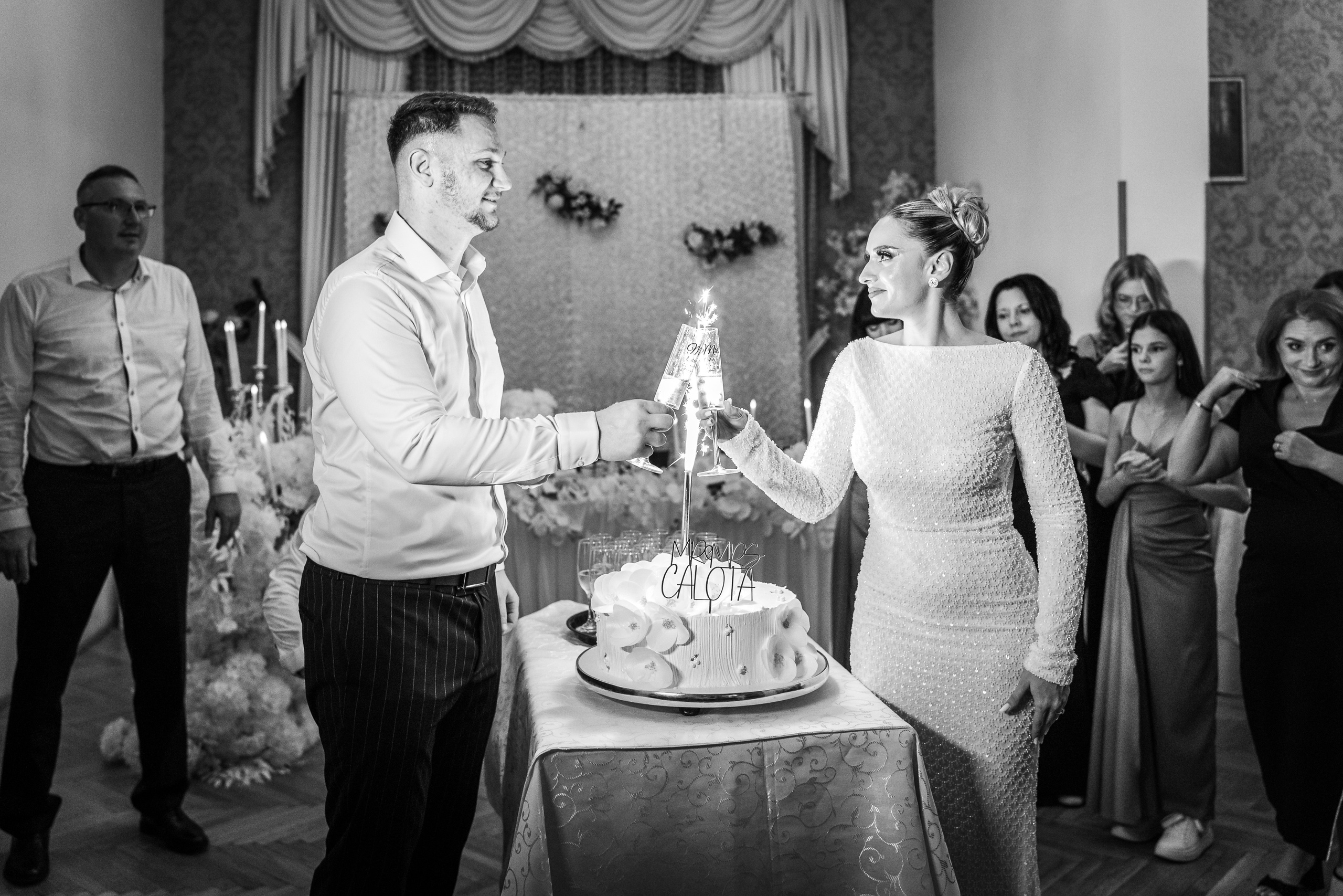 Cununia civilă a lui Tudor și Mădălina – eleganță, emoție și lumină. Event, portrait, and lifestyle photographer