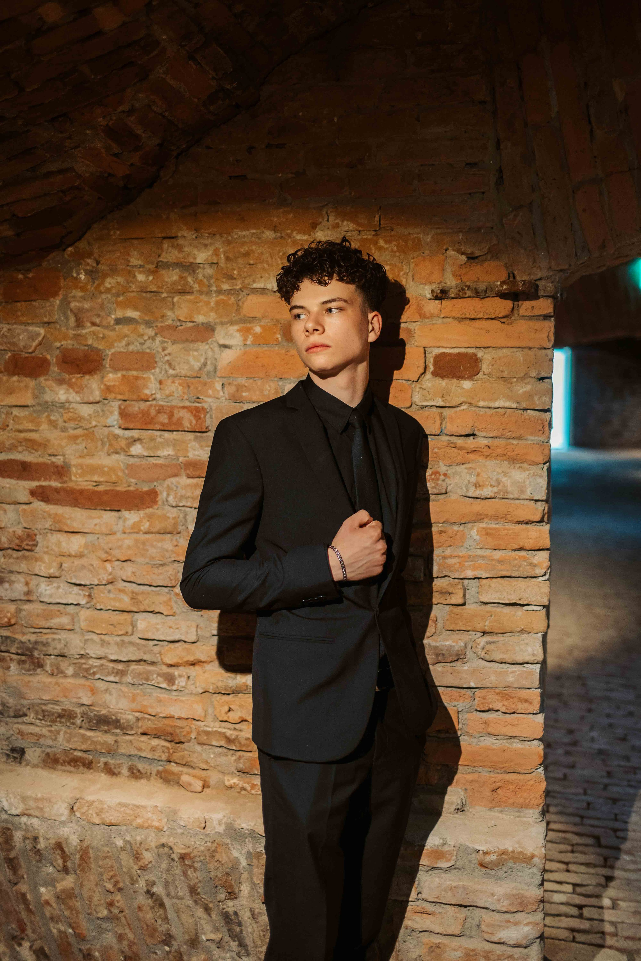 12F — Pedagogic. Contrast Studio