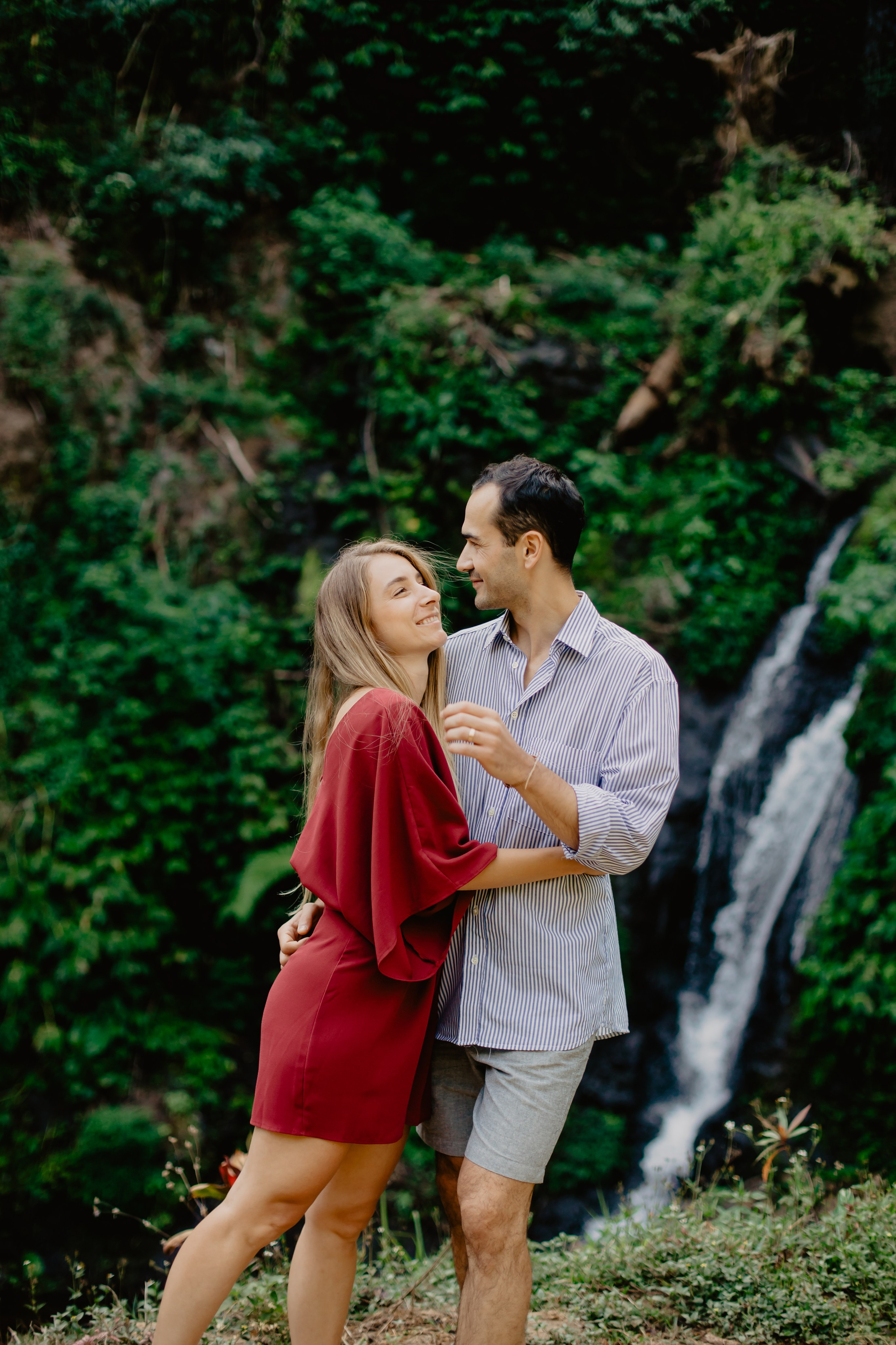 Honeymoon photo shoot in Bali. Female Photographer in Bali