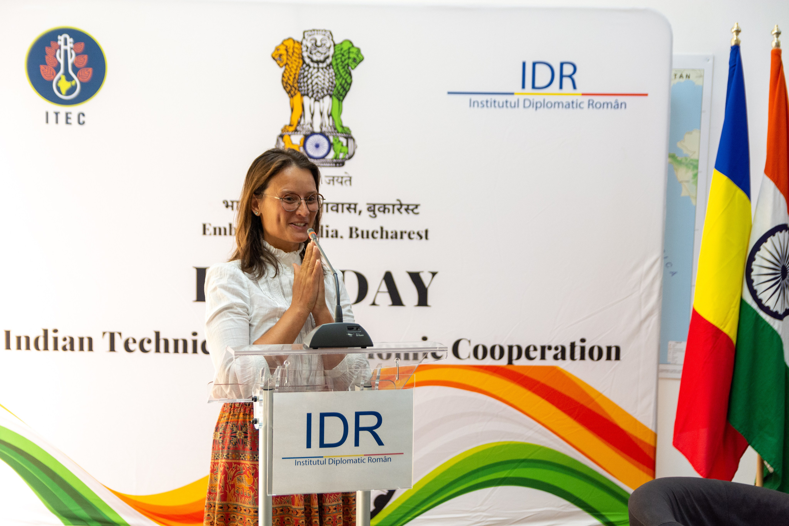 Fotograf corporate, sedinta foto business, pret fotograf corporate, Servicii Profesionale pentru Evenimente de Business, Portrete business, fotografii pentru evenimente organizate de companii, fotografie de produs, Poze business bucuresti, Fotografii profesionale bucuresti,Fotografii portret profesionale