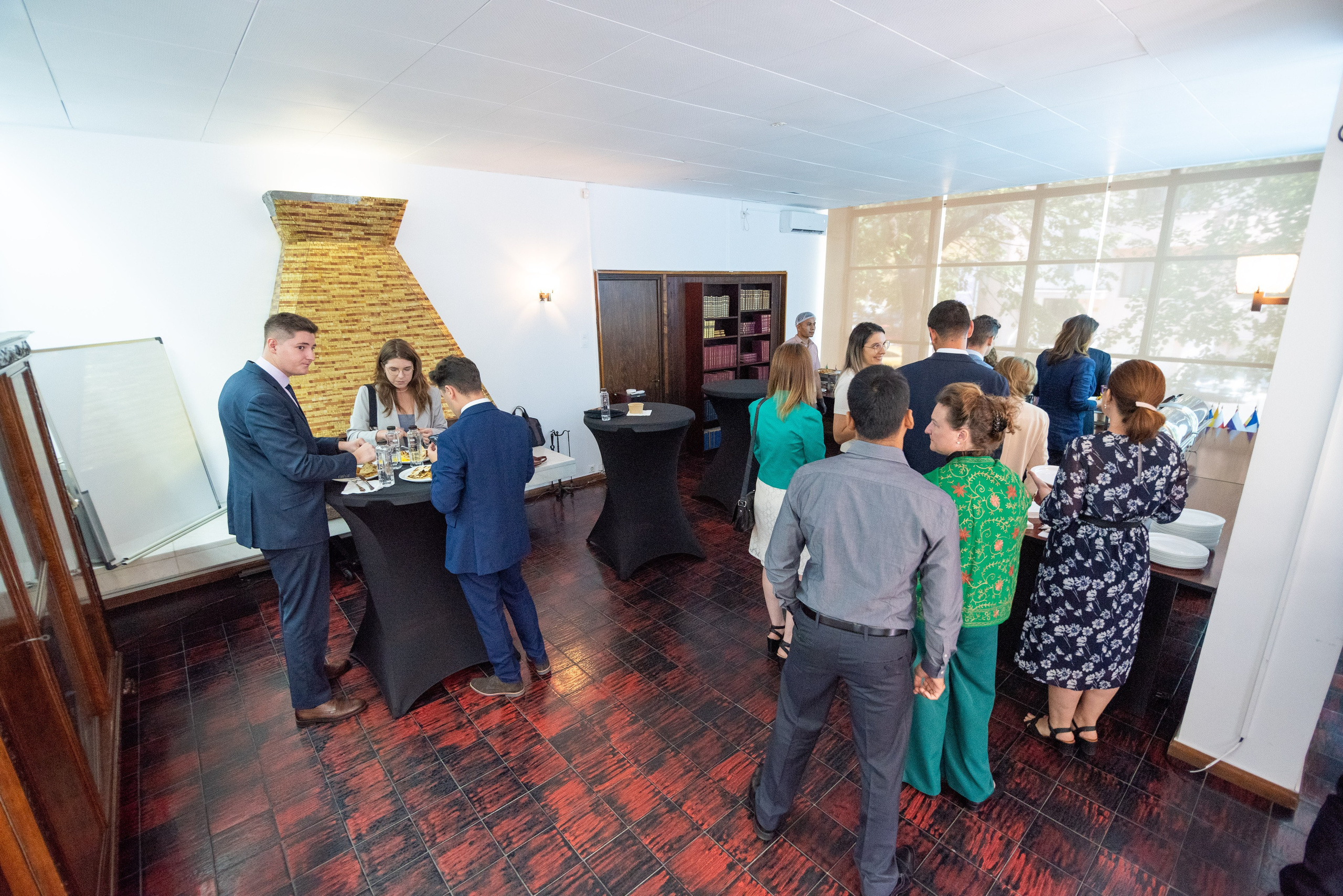 Fotograf corporate, sedinta foto business, pret fotograf corporate, Servicii Profesionale pentru Evenimente de Business, Portrete business, fotografii pentru evenimente organizate de companii, fotografie de produs, Poze business bucuresti, Fotografii profesionale bucuresti, Fotografii portret profesionale, fotograf corporate Bucuresti, Fotografie E-commerce, pret fotograf corporate, fotografie corporate pentru profil web sau reviste, produse comerciale, fotograf ambasada, evenimente ambasada