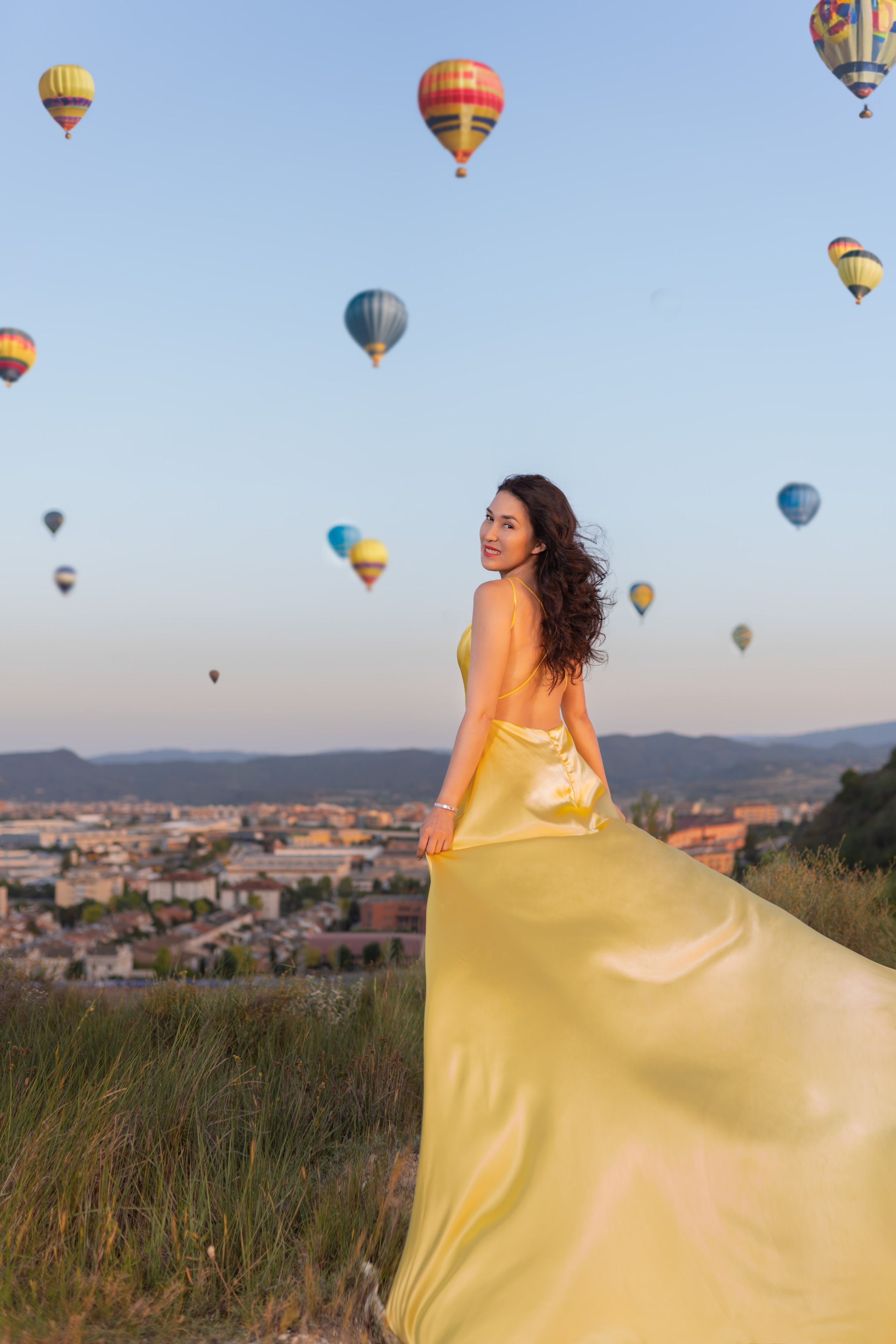 Barcelona Wow Dress Photoshoot Ideas — Photographer in Barcelona Spain