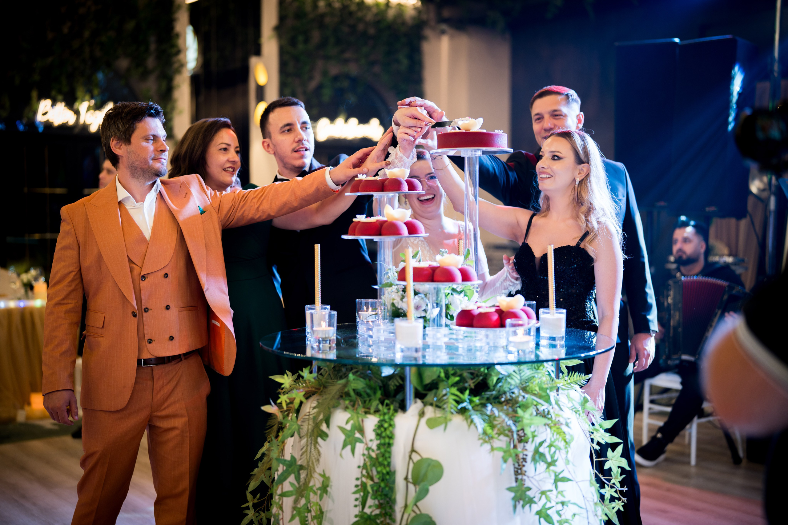 PARTY. Gabriel Florea — Fotograf nuntă București