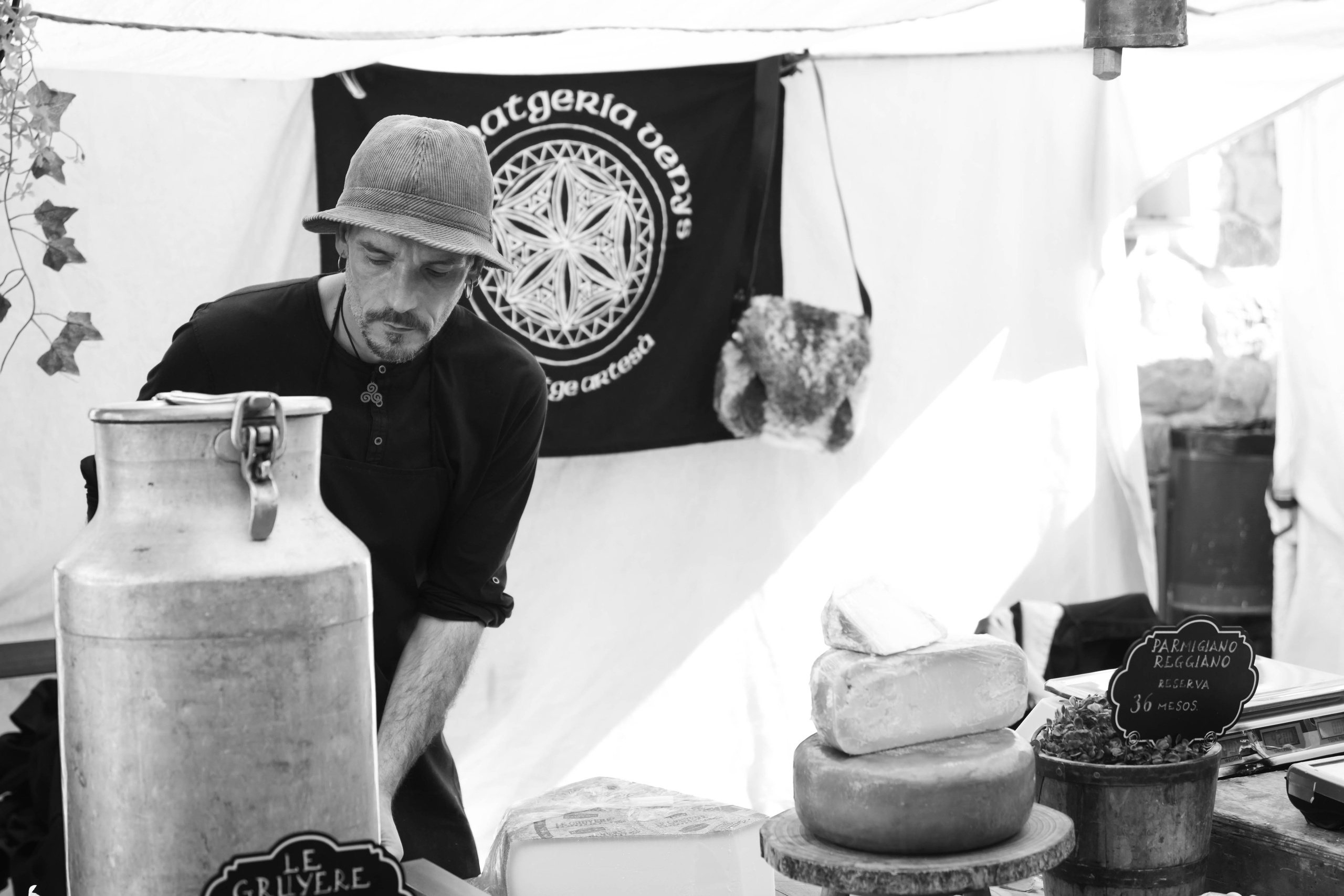 Mercadillo, La Pobleta de Bellveí. Alba del Norte Studio