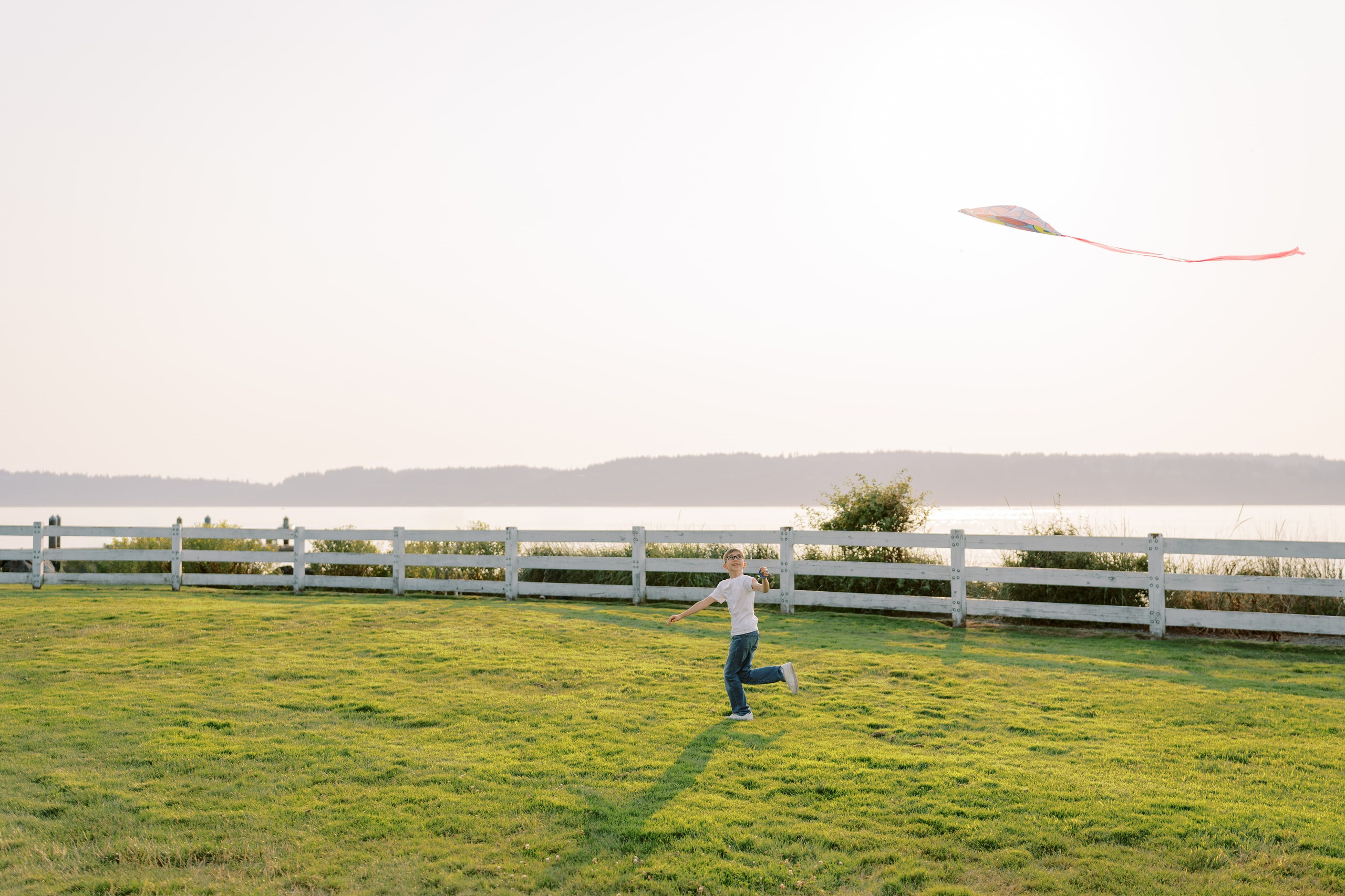 Family photoshoot. Vitalina with her family. August 2024. Lighthouse in Mukilteo. EVAN ARISTOV WEDDING PHOTOGRAPHY — Seattle Wedding Photographer