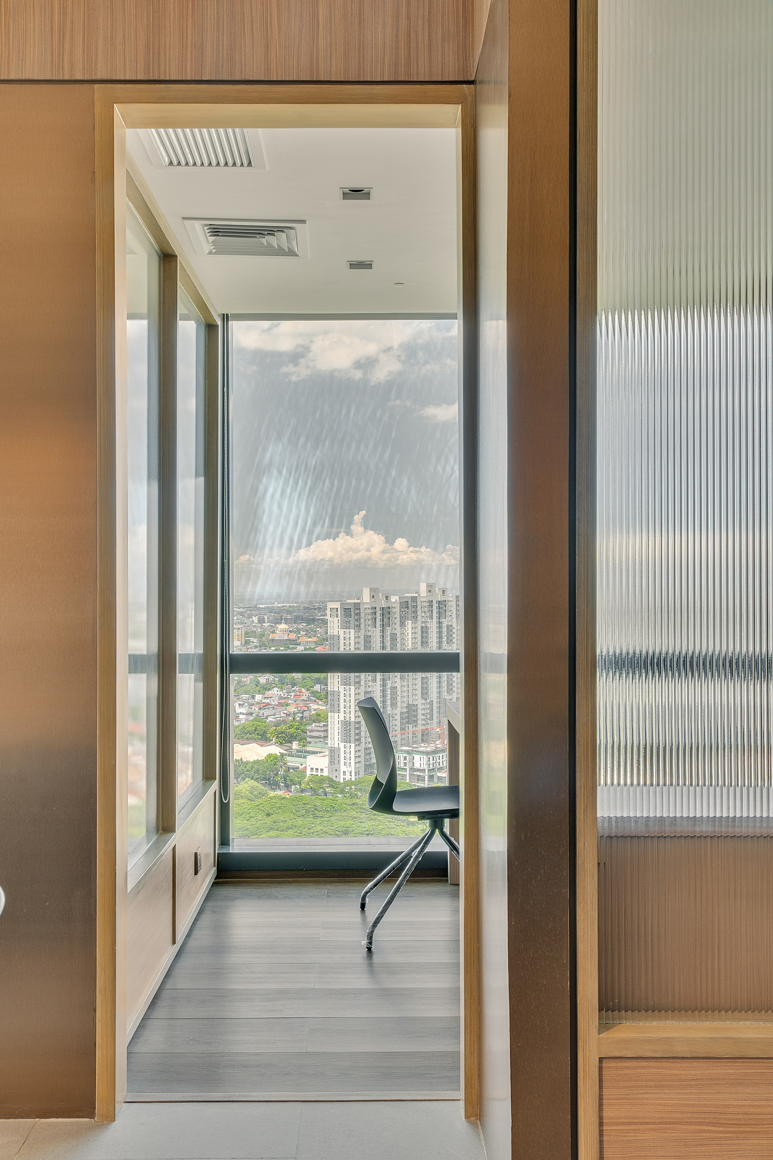 Office // Glaston Tower. Interior & Architectural Photographer Philippines | Argen Carlo Camaclang