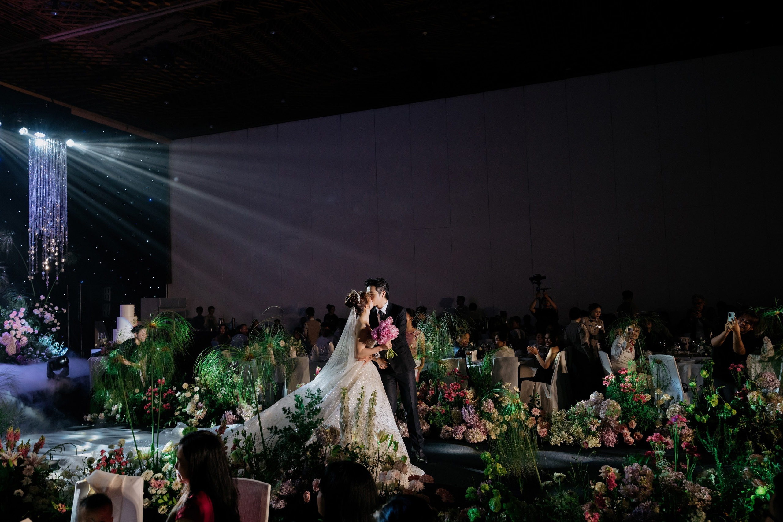 Nicholas & KimThanh / GemCenter 24.05.2026. Nhiếp ảnh gia đám cưới hàng đầu tại Thành Phố Hồ Chí Minh