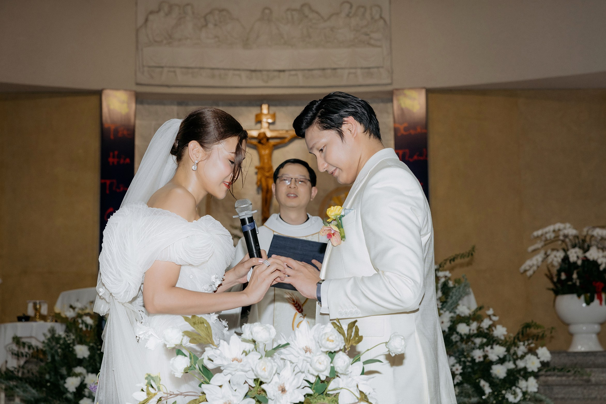 Church Wedding / Nica & Xavier. Nhiếp ảnh gia đám cưới hàng đầu tại Thành Phố Hồ Chí Minh