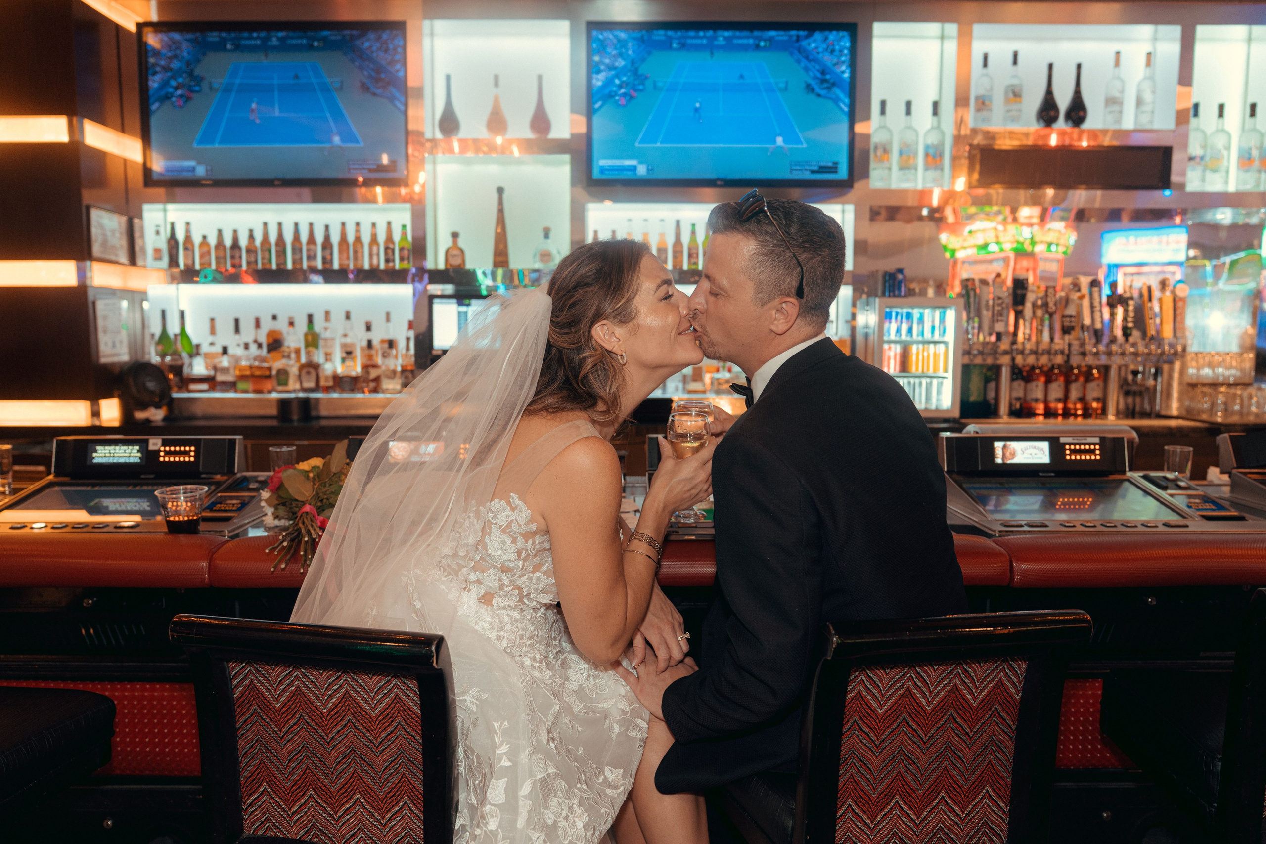 Rachel&Dan. Wedding & elopement photographer Viktoriya Kravtsov. Las Vegas