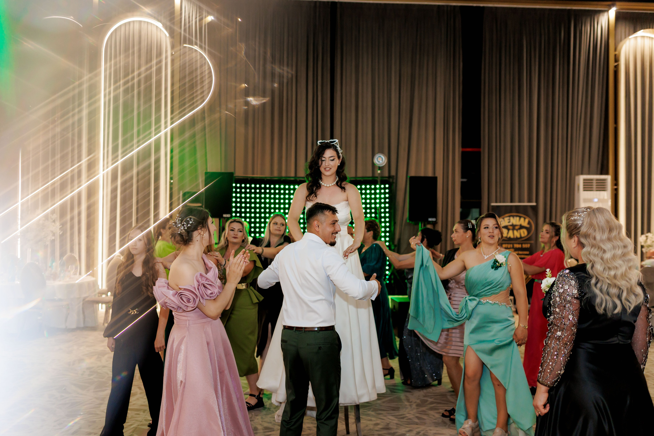 Nunta Nicoleta & Răzvan | Fotografie & Videografie Profesională. Servicii foto-video profesionale, pentru momente de neuitat