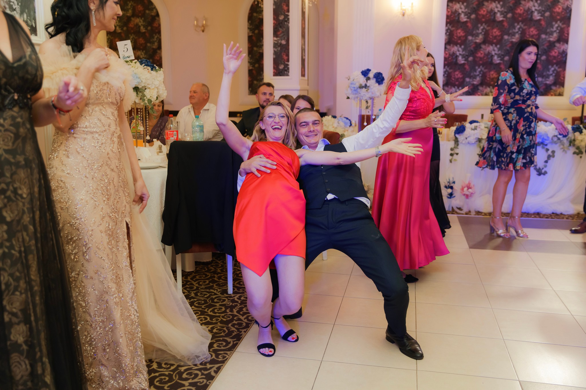 Mihai & Oana. Servicii foto-video profesionale, pentru momente de neuitat