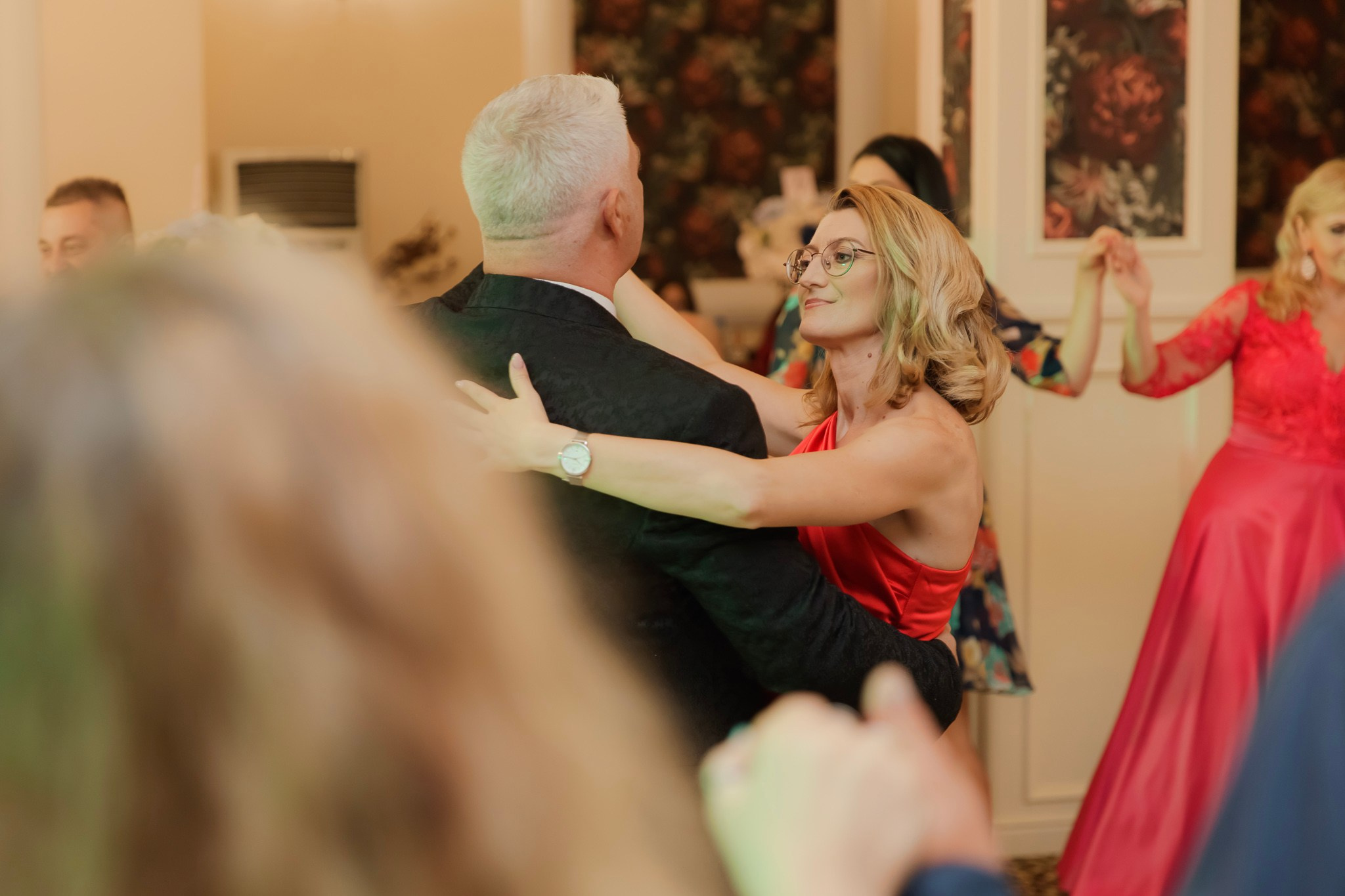 Mihai & Oana. Servicii foto-video profesionale, pentru momente de neuitat