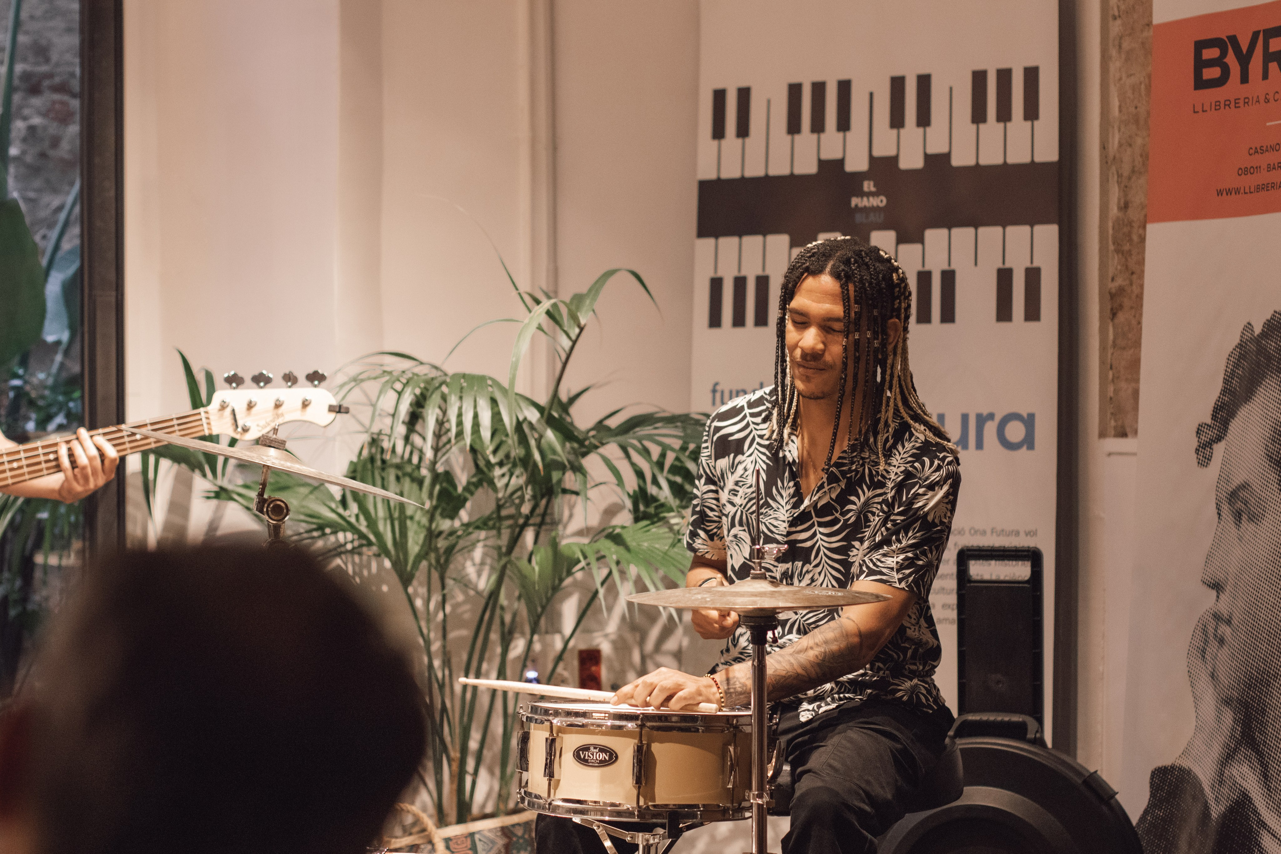 Neslive Music, Barcelona. Alexandra Uzianova — photo and video content in Barcelona