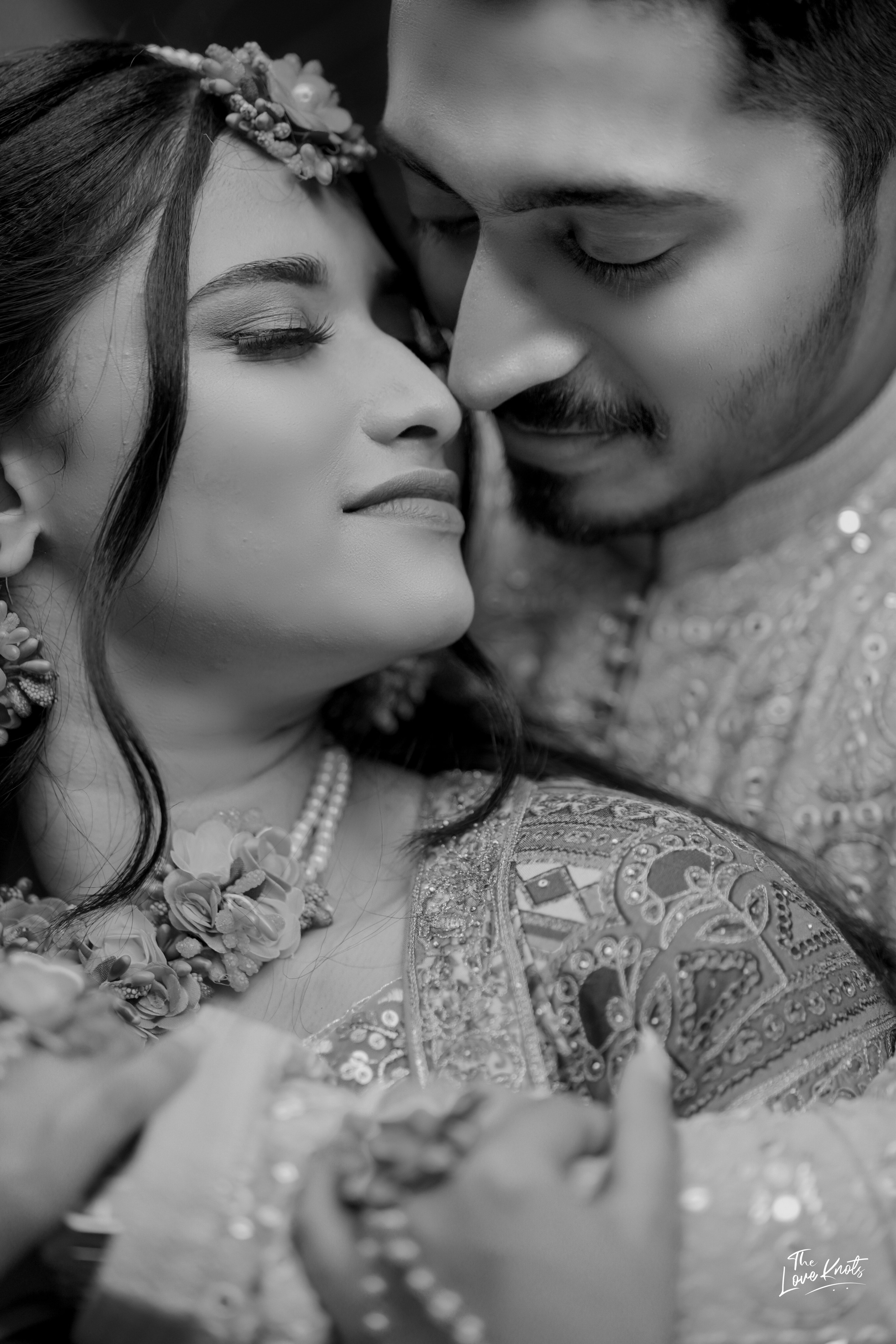 SHAHANA. Theloveknots