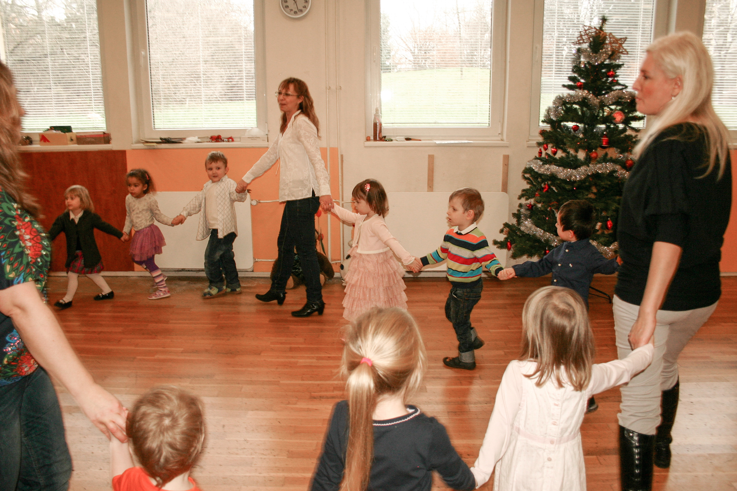 Vánoční besídka CPD Sluníčko. Kiki-Niki-Cha! Learn, play, and discover with us!