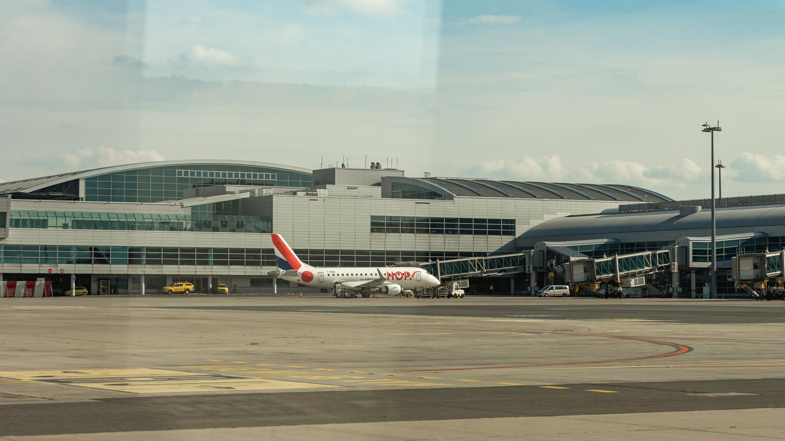 Airport Tour, Vaclav Havel Airport Prague, Ruzyne. Kiki-Niki-Cha! Learn, play, and discover with us!