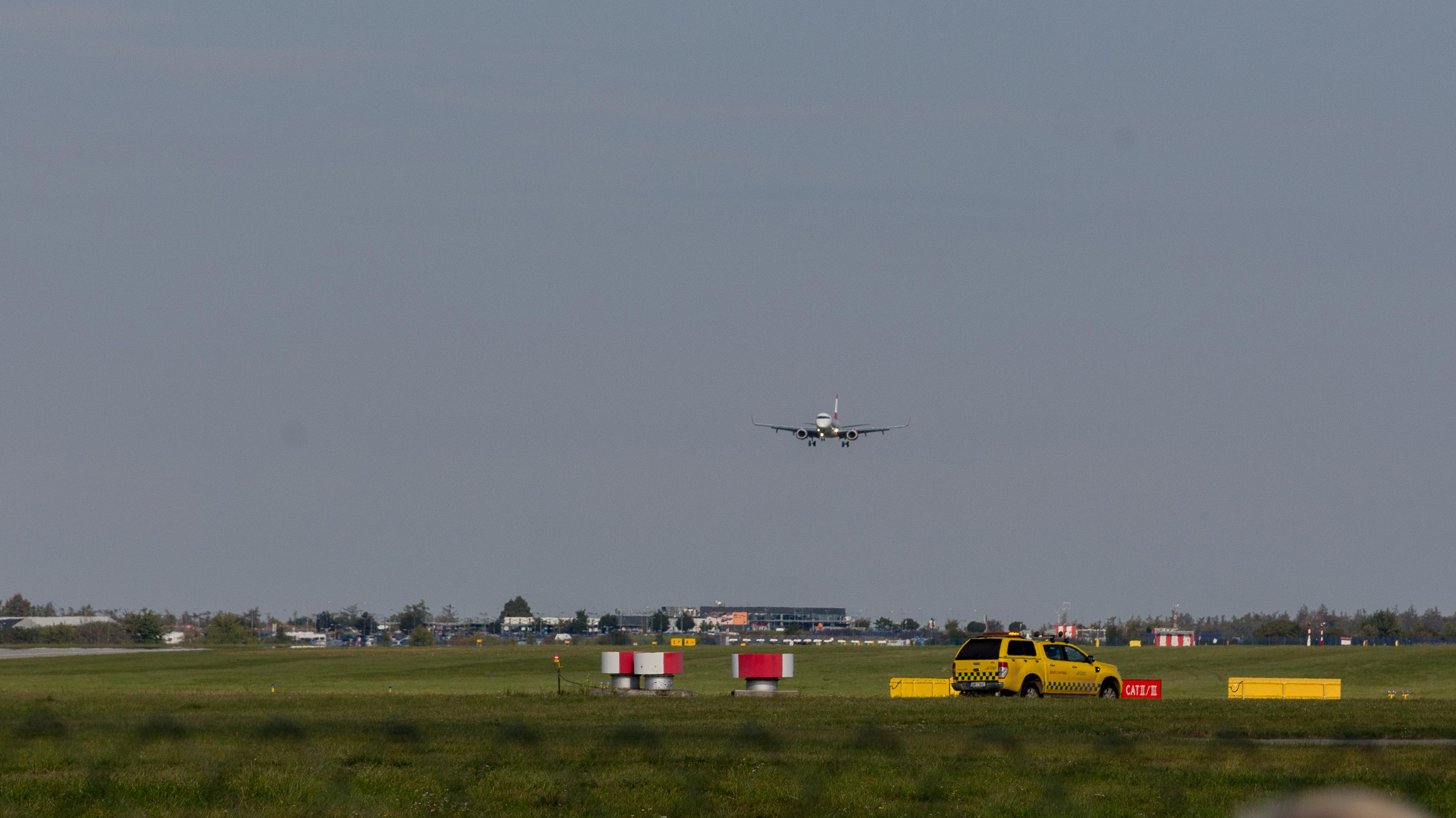 Airport Tour, Vaclav Havel Airport Prague, Ruzyne. Kiki-Niki-Cha! Learn, play, and discover with us!