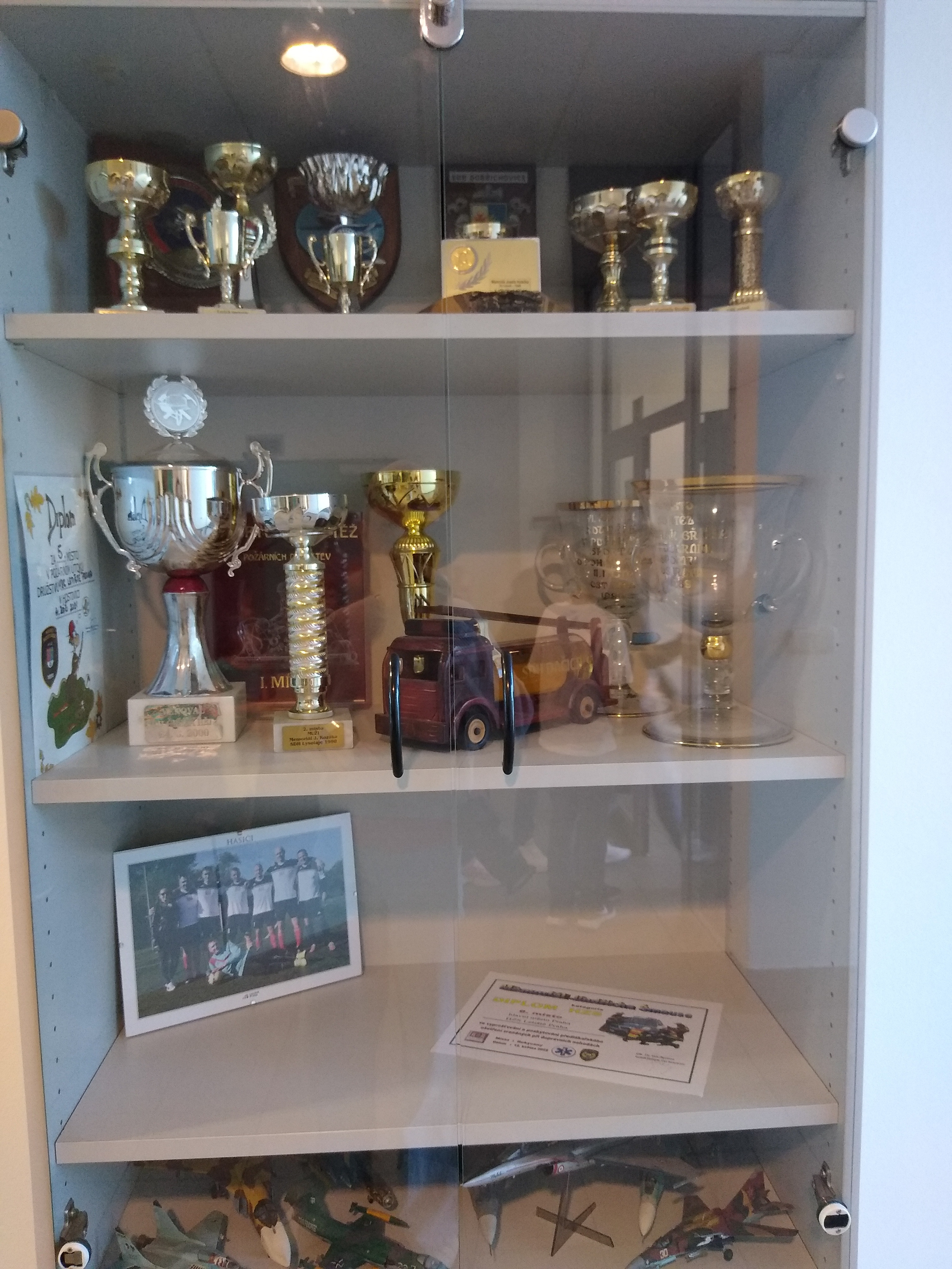 Airport Tour, Vaclav Havel Airport Prague, Ruzyne. Kiki-Niki-Cha! Learn, play, and discover with us!