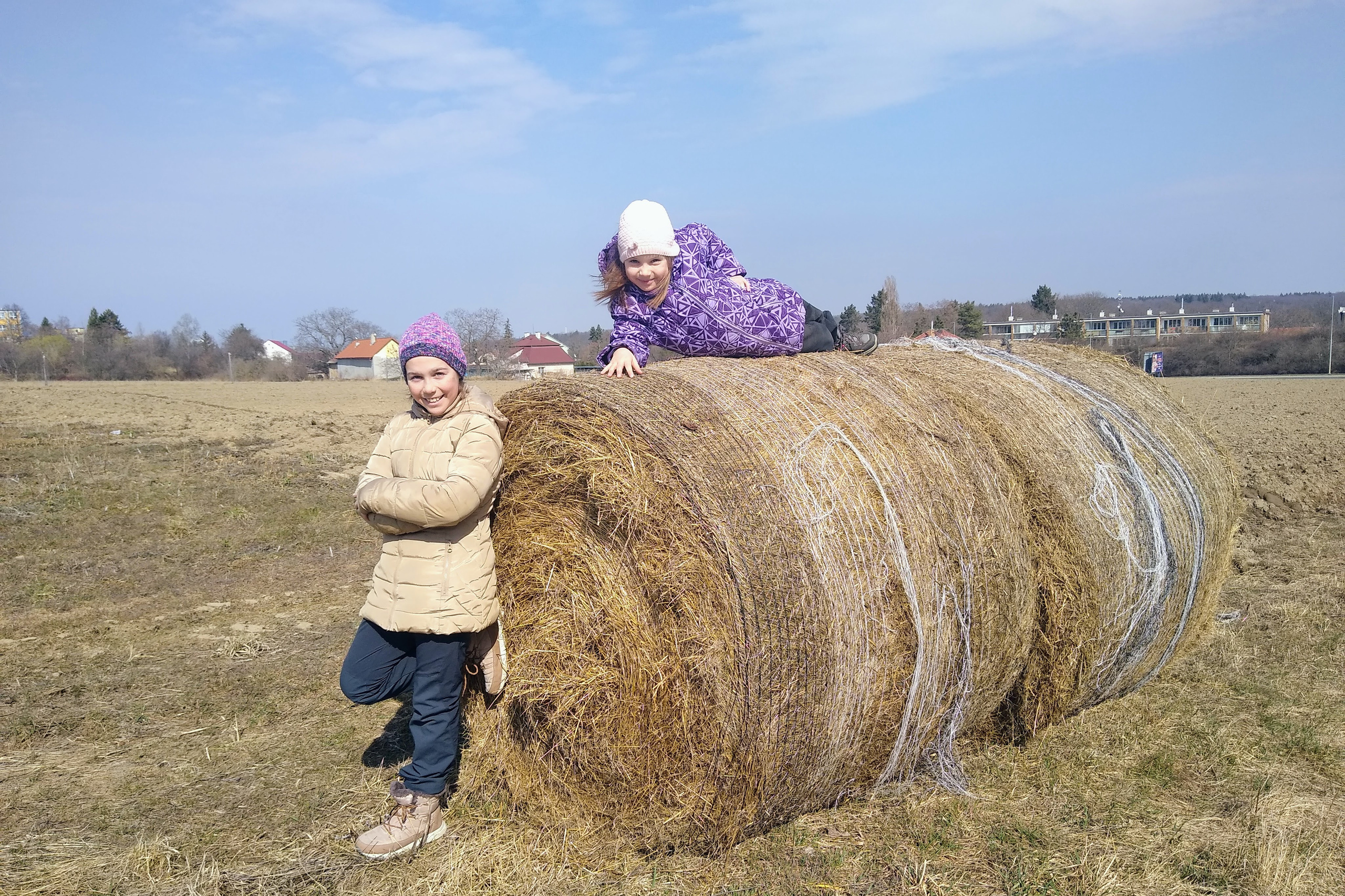 March. Kiki-Niki-Cha! Learn, play, and discover with us!