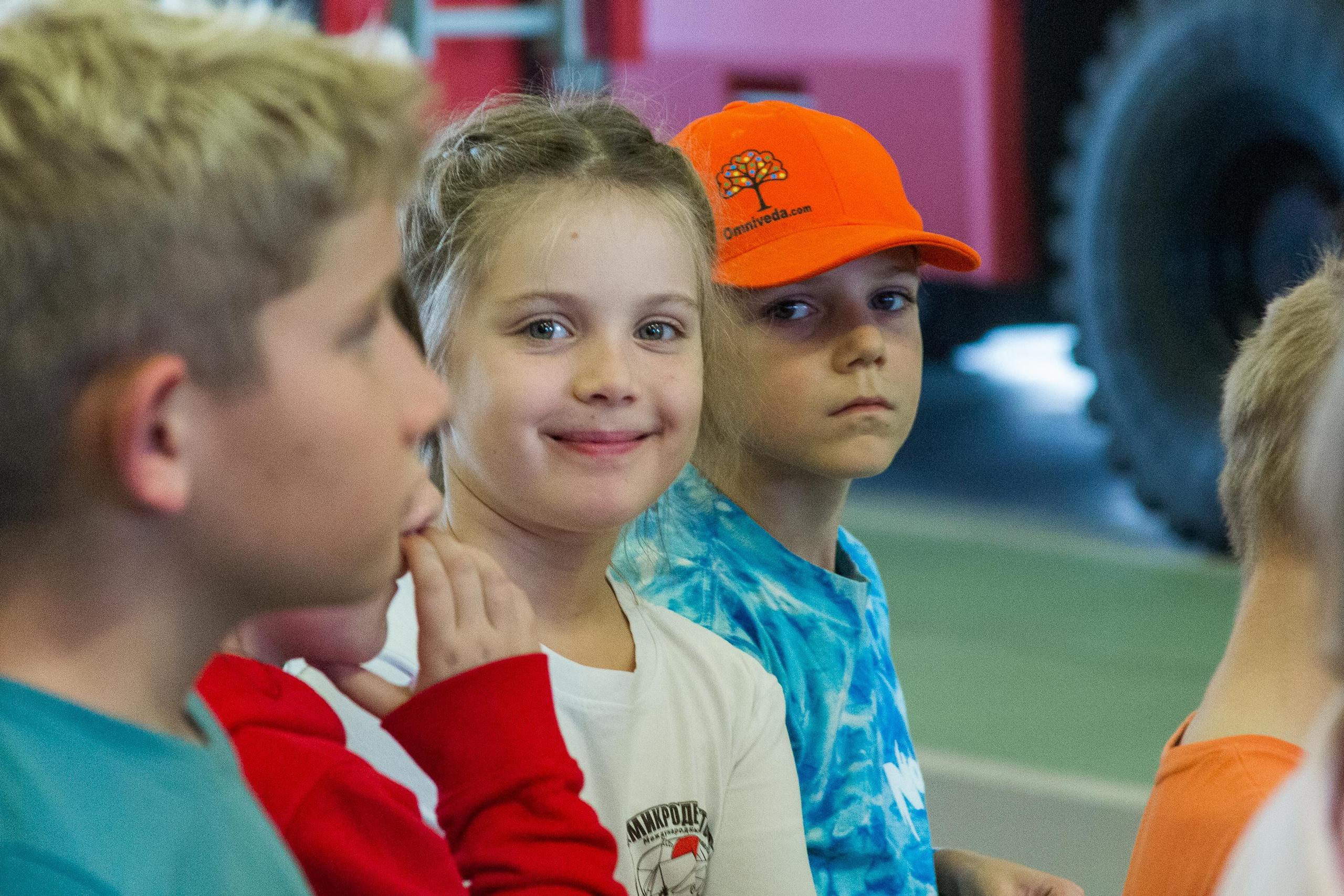 Airport Tour, Vaclav Havel Airport Prague, Ruzyne. Kiki-Niki-Cha! Learn, play, and discover with us!