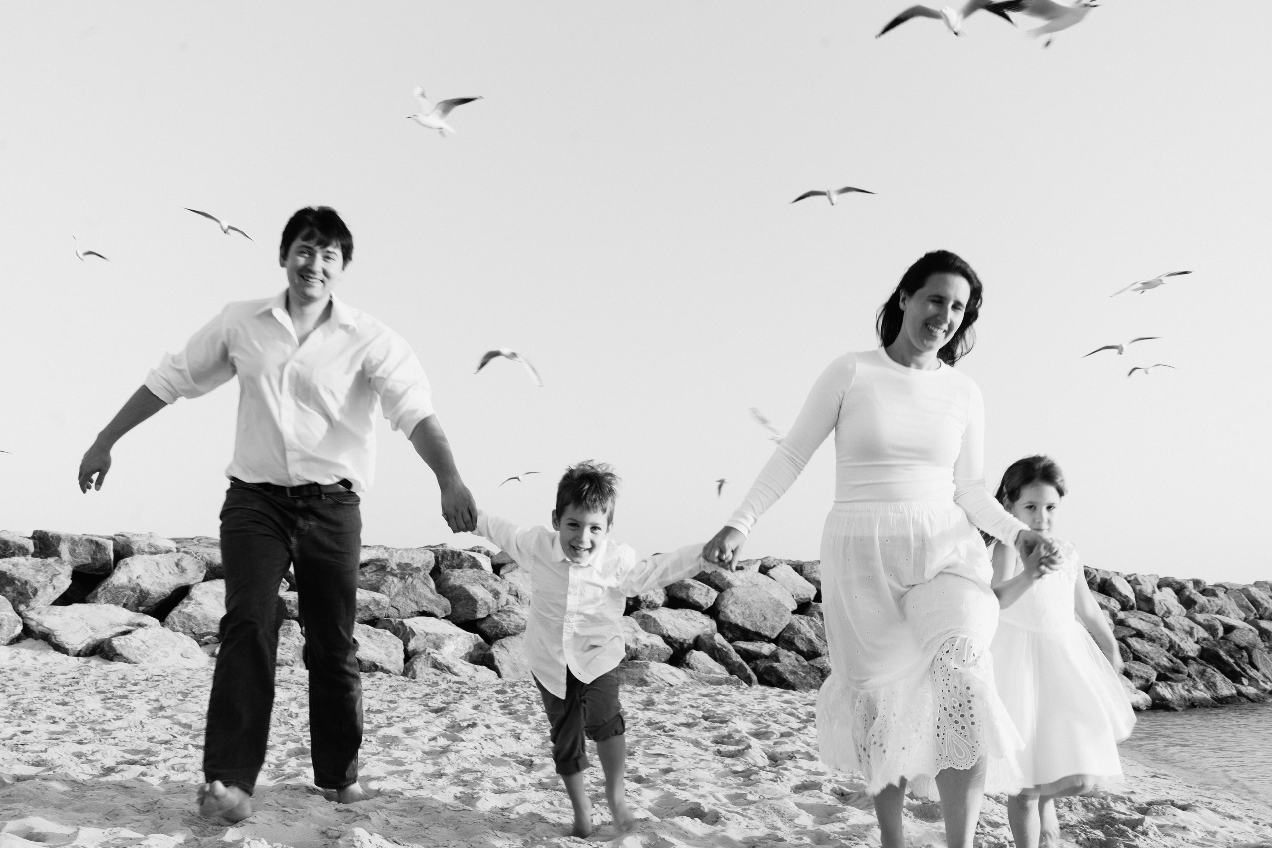 Ellie and Genya’s family. Professional Photographer Abu Dhabi, Dubai — Yulia Ismoilova | 2025