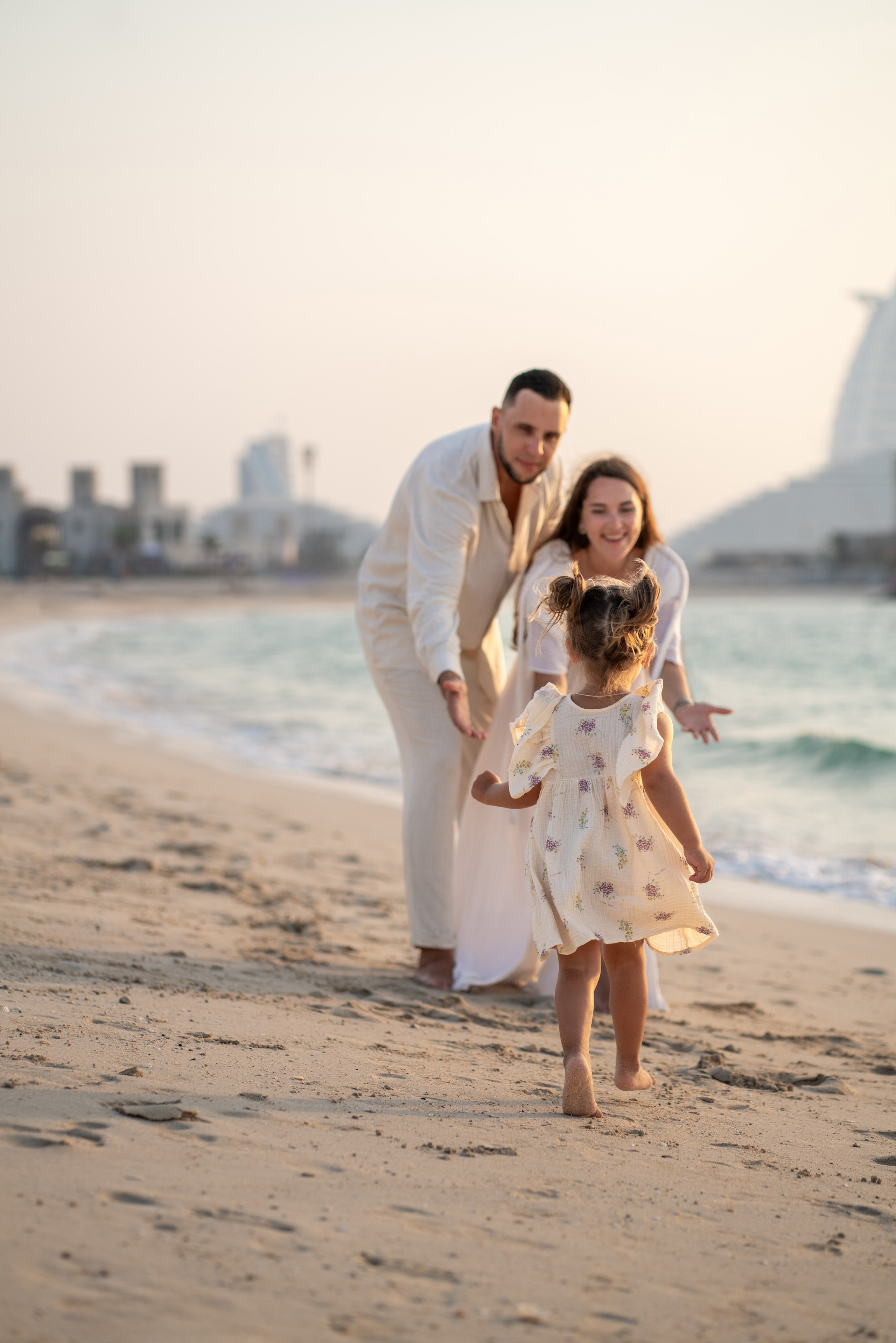 Golden hour, growing love. Angela Iakovleva — Family Photographer in Dubai