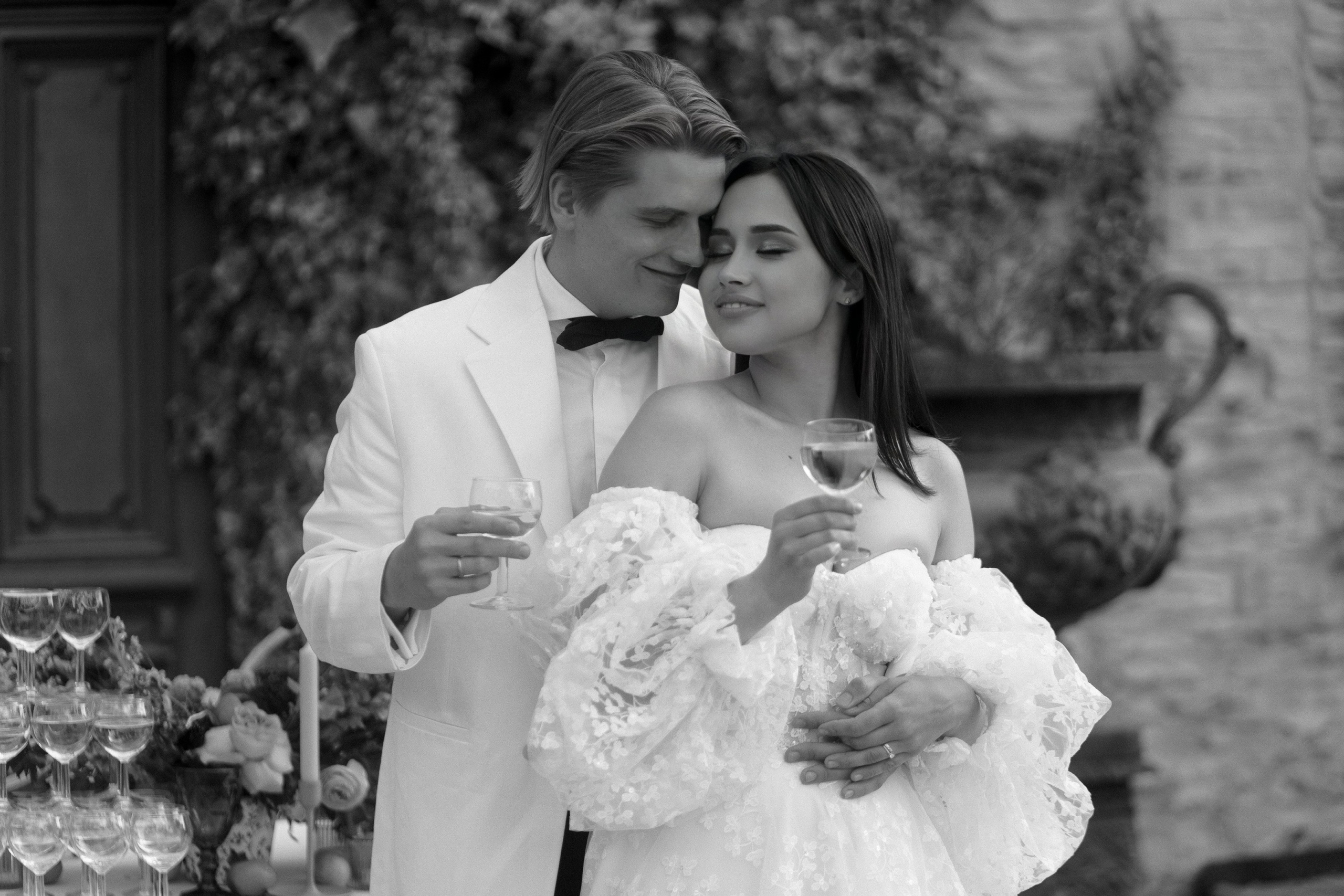 Whispers of Love: Thomas & Violeta's Wedding. Raw Studio: Capturing Elegant weddings accross Europe