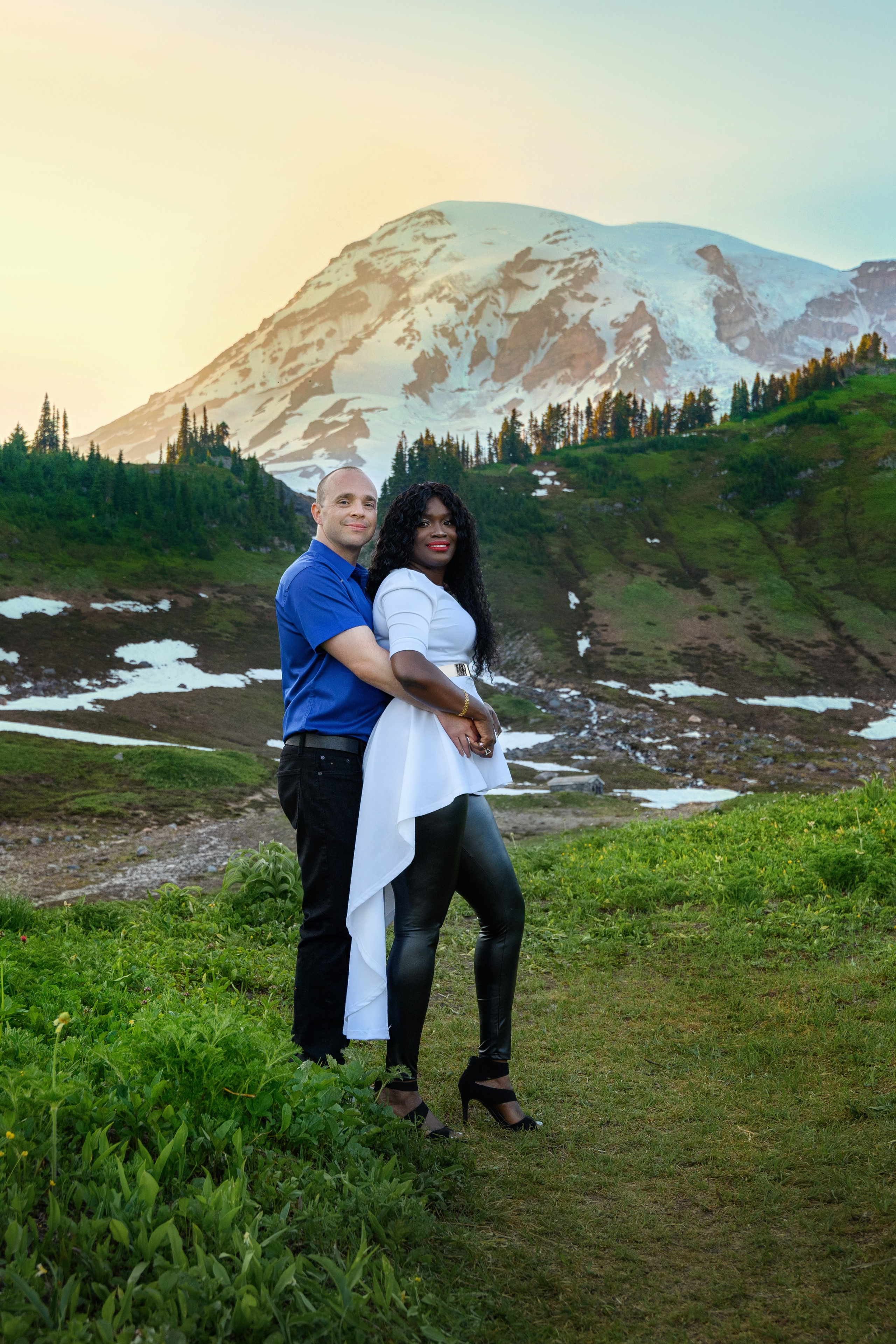 Carline and her family. Wedding & family photography in Seattle area. Helen Michelle photographer