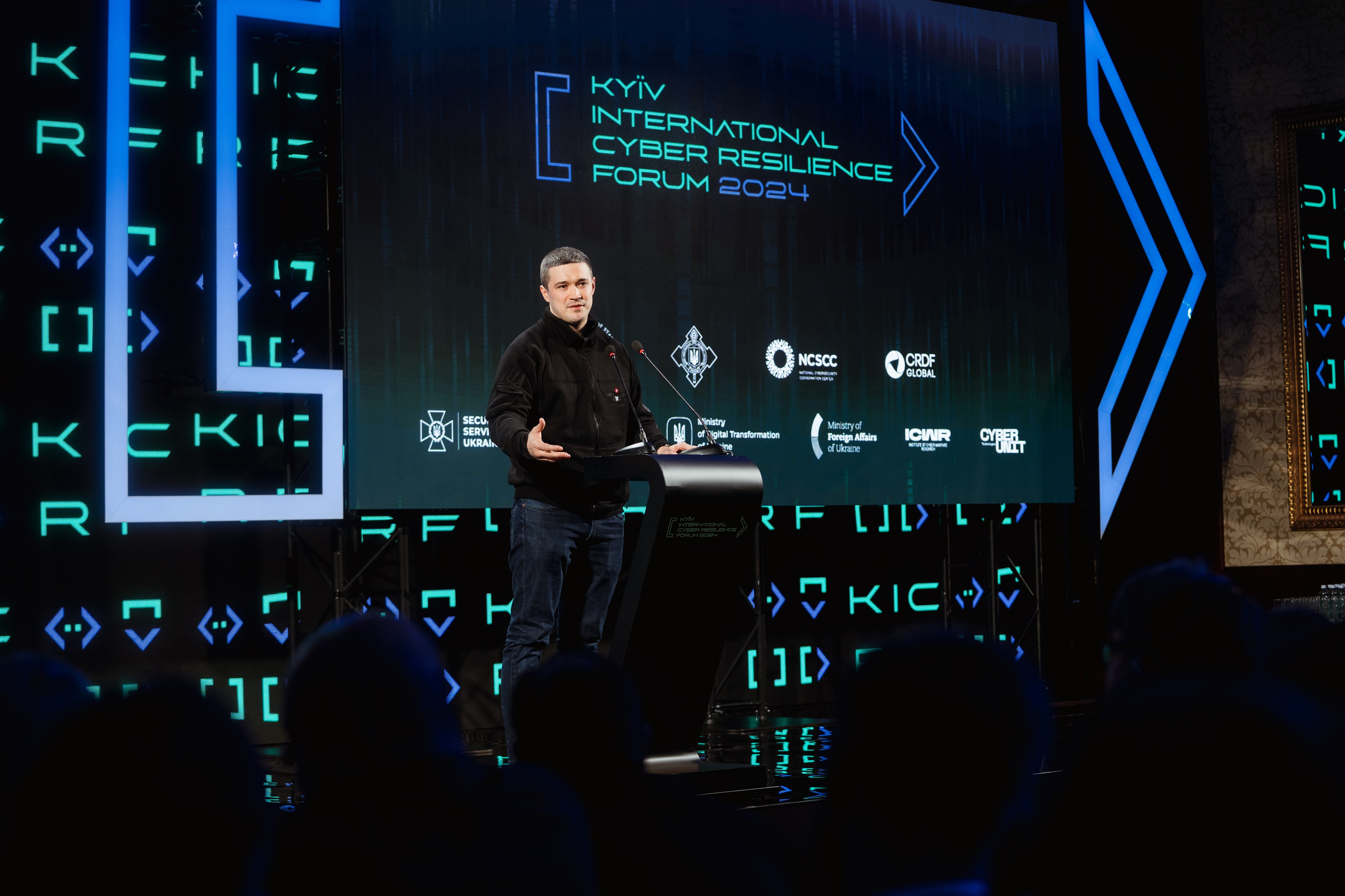 Cyber Resilience Forum. Kostiantyn Holinchenko. Reportage and portrait photographer