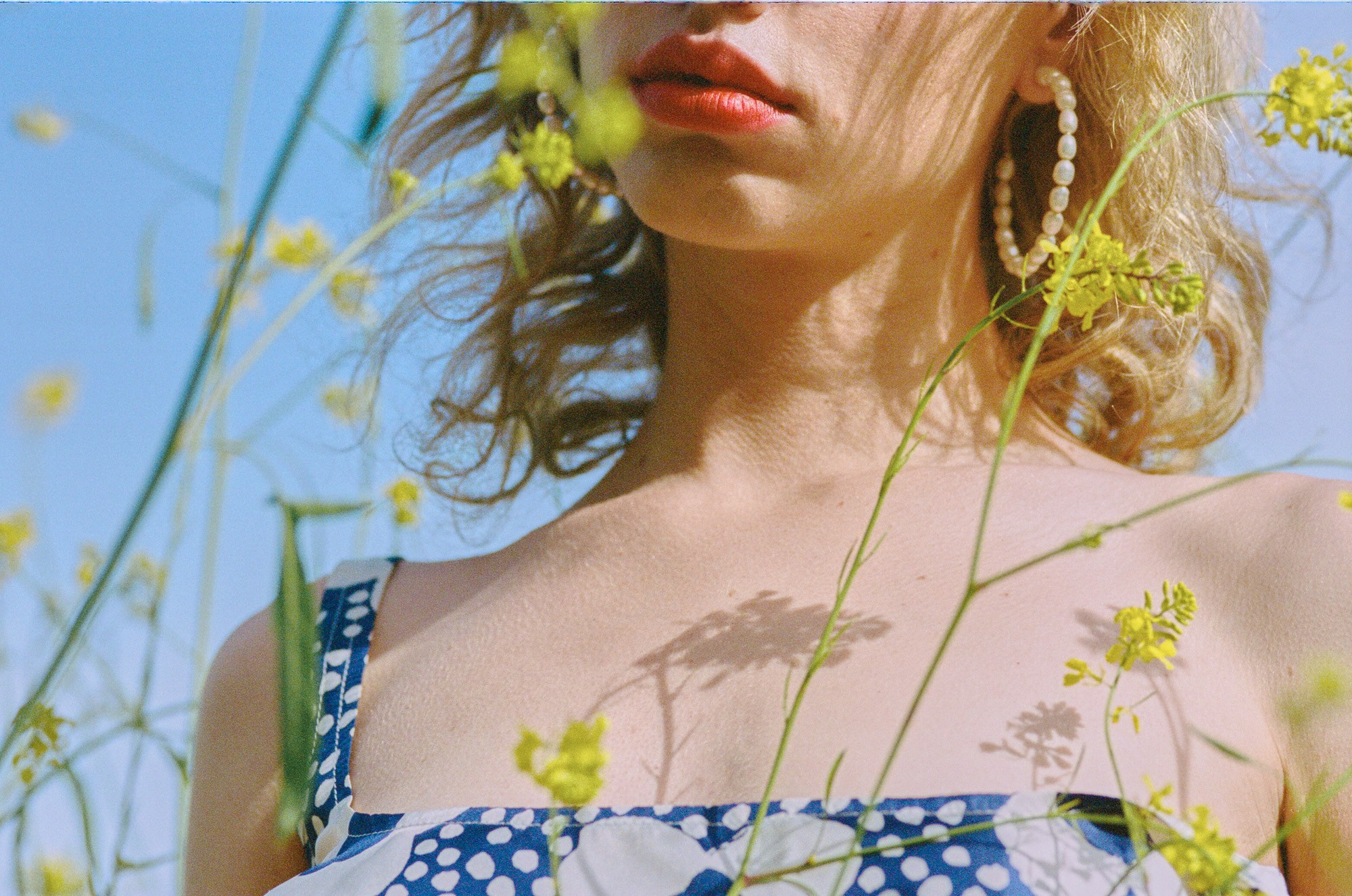 Adeliia Korinkova — нейро-креативный продюсер в Праге. Визуальная идентичность, AI-креативы и рекламные ролики для брендов