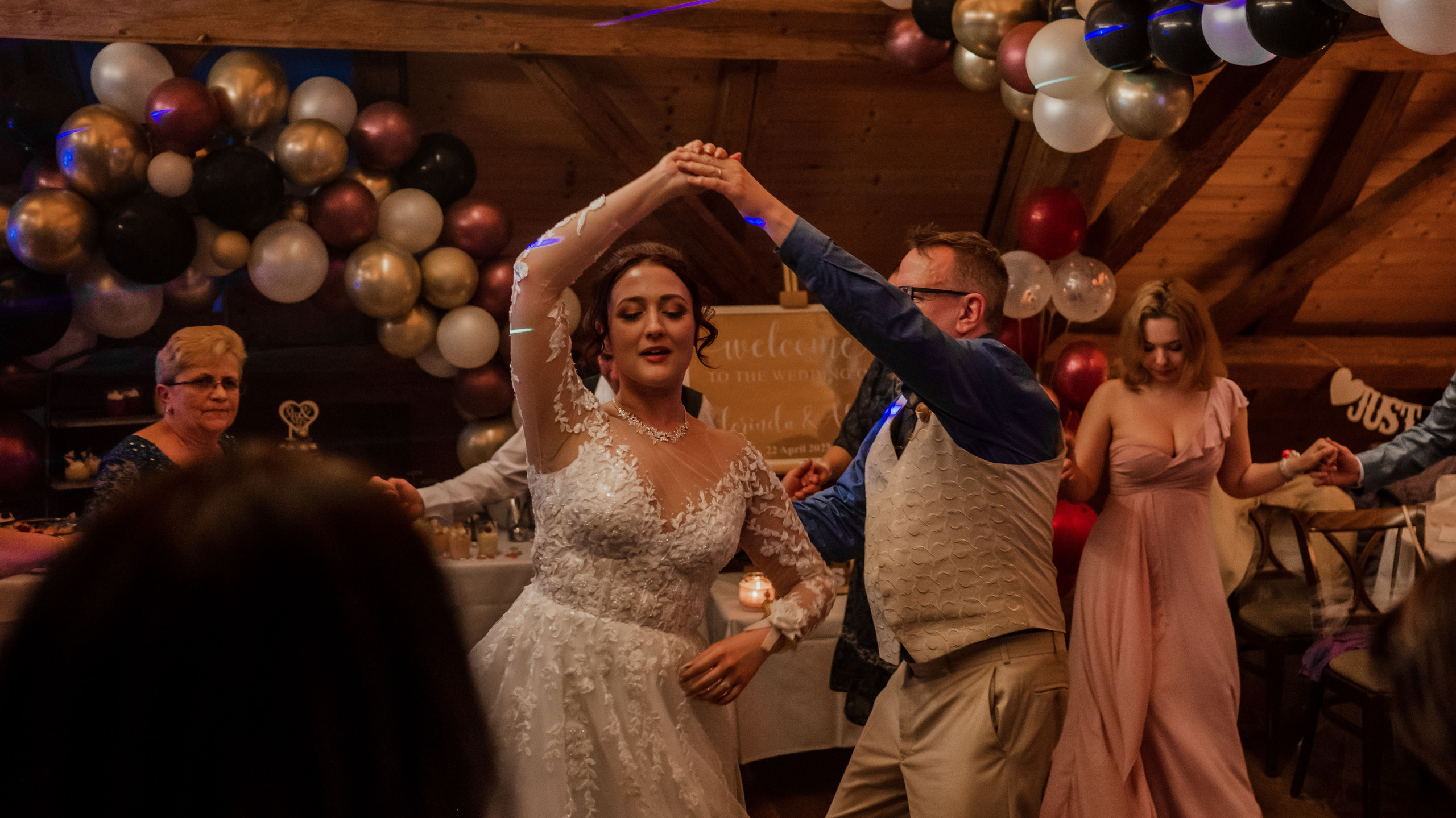Hochzeit in Bern – Ella & Adrian. Authentische, emotionale, zeitlose Hochzeitsfotografie aus Albstadt