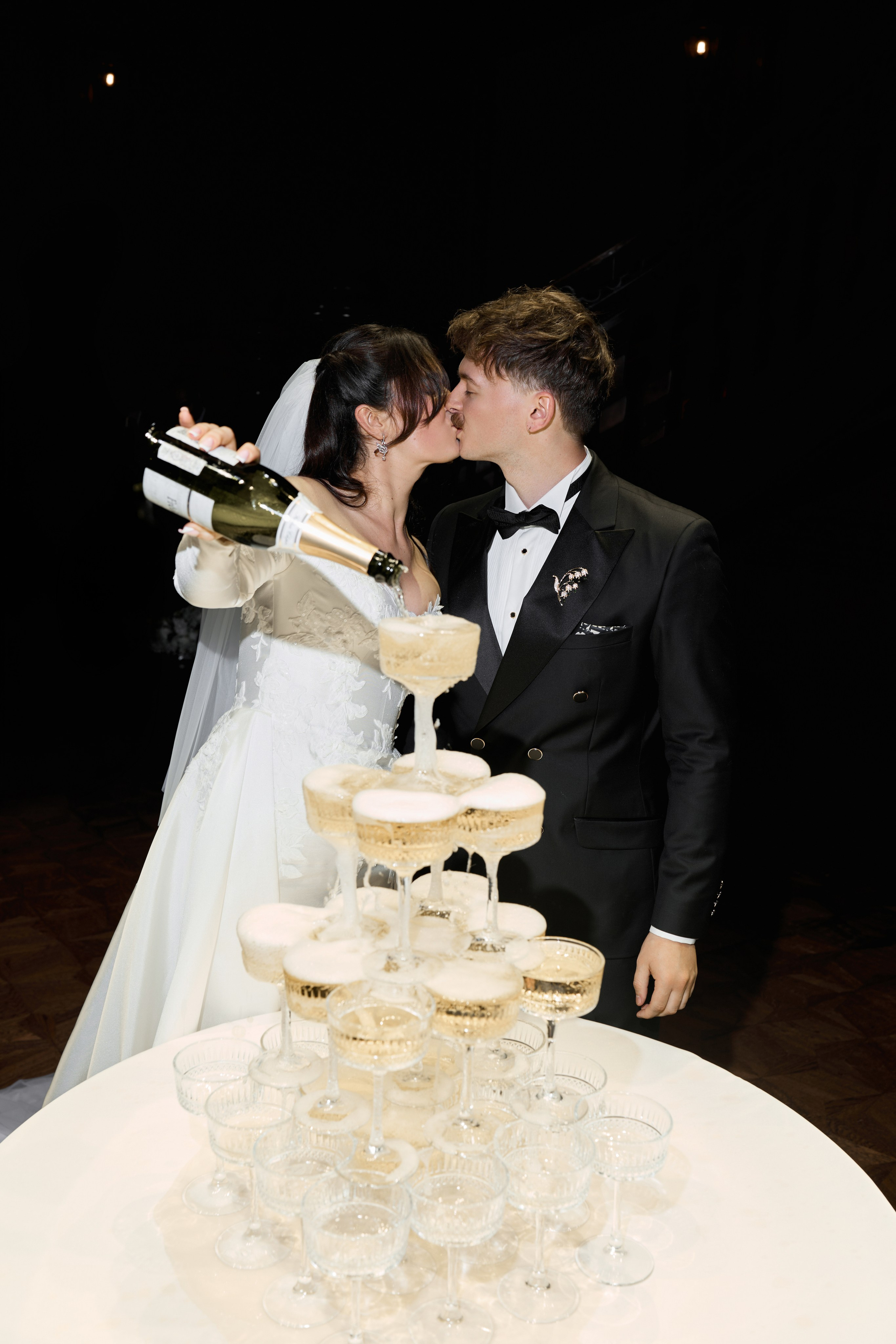 Wiktoria & Kacper. Pałac Goetz. Fotograf ślubny i rodzinny w Krakowie Yana Klymova