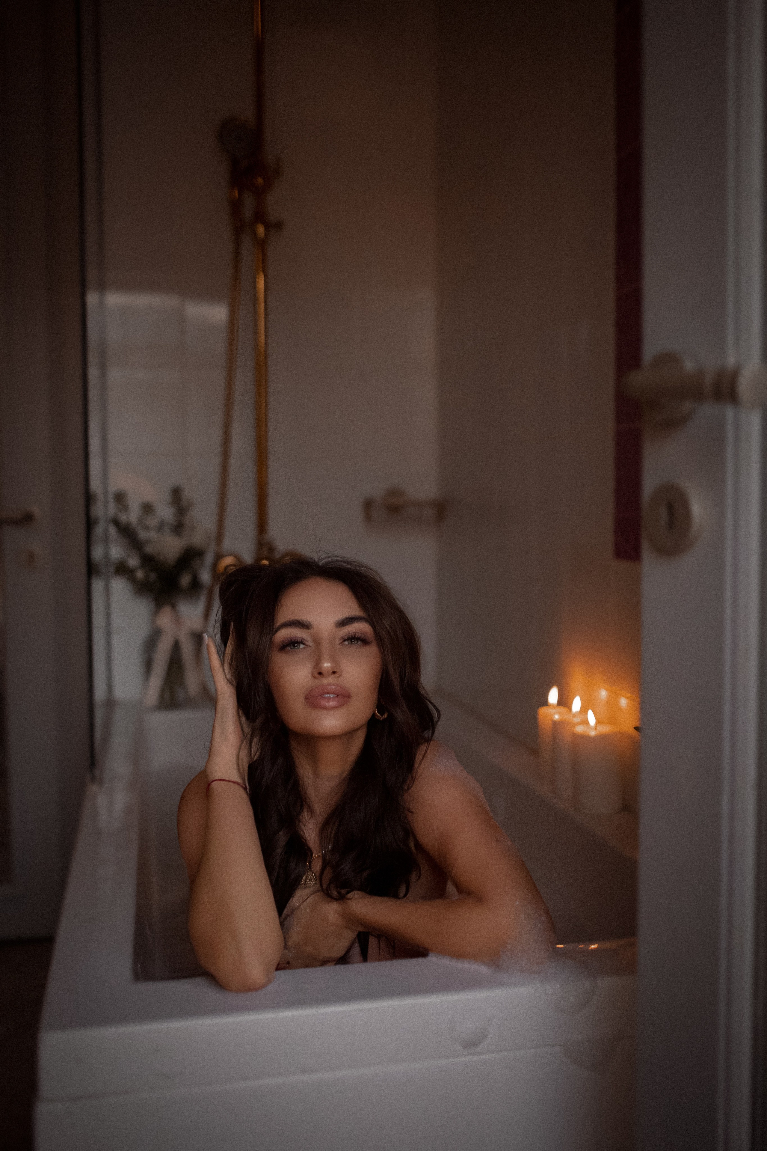 Фотосессия в старом городе Анталии. Фотограф в Анталии. Лучшая команда в Анталии. Фотосессии в Анталии под ключ. Отель в Калеичи. Старый город Анталья. Студийная и интерьерная Фотосессия в Анталье. Индивидуальная Фотосессия в Анталии Калеичи. Отели в Анталии. Отели рядом с Kaleiçi. delight Deluxe Hotel. Сборы в номере. Фотосессия в ванной. фото в ванне. Фото в номере.