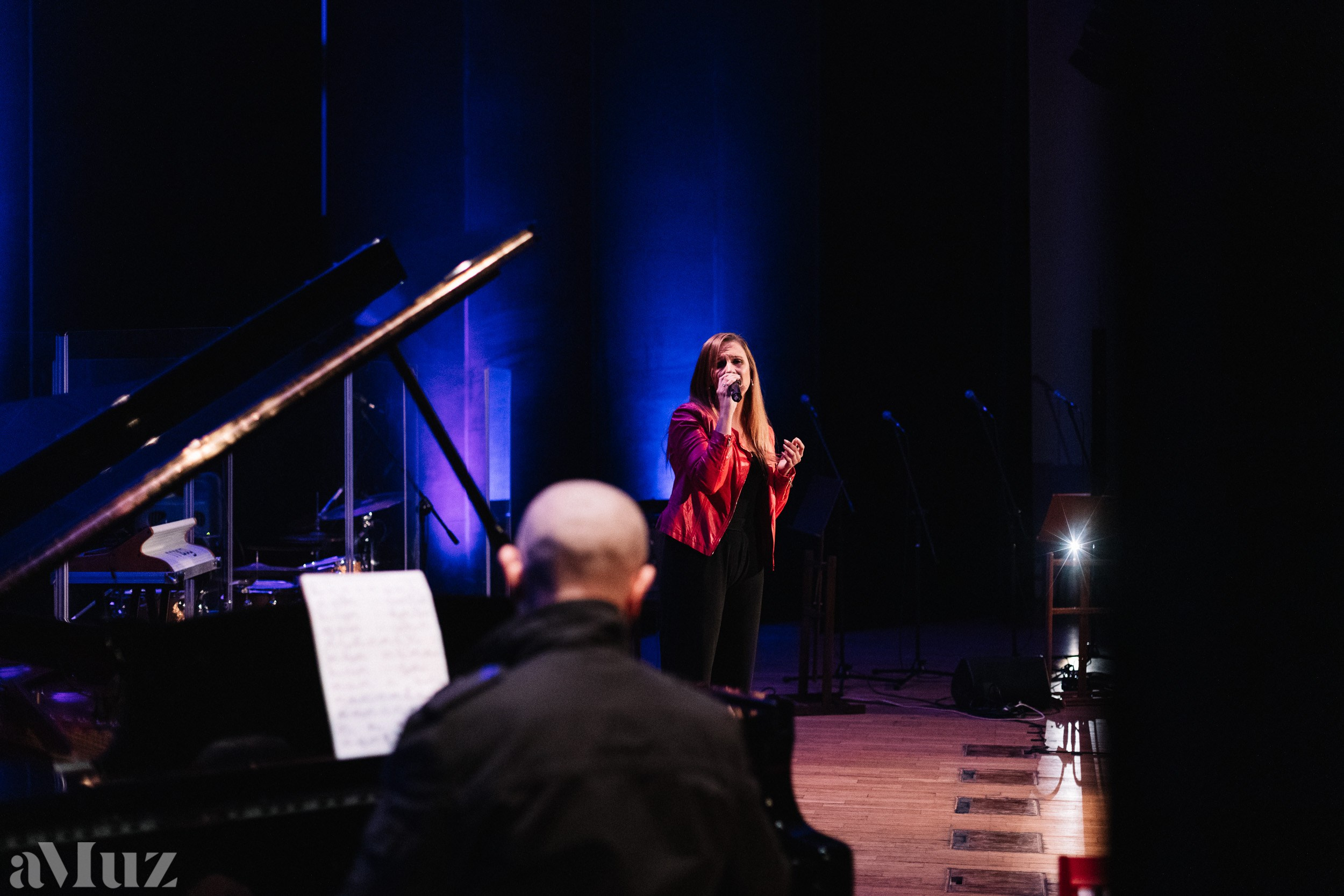 Jazz Zaśpiewam. Fotograf Ślubny Warszawa - Sesje Biznesowe Rodzinne Eventy