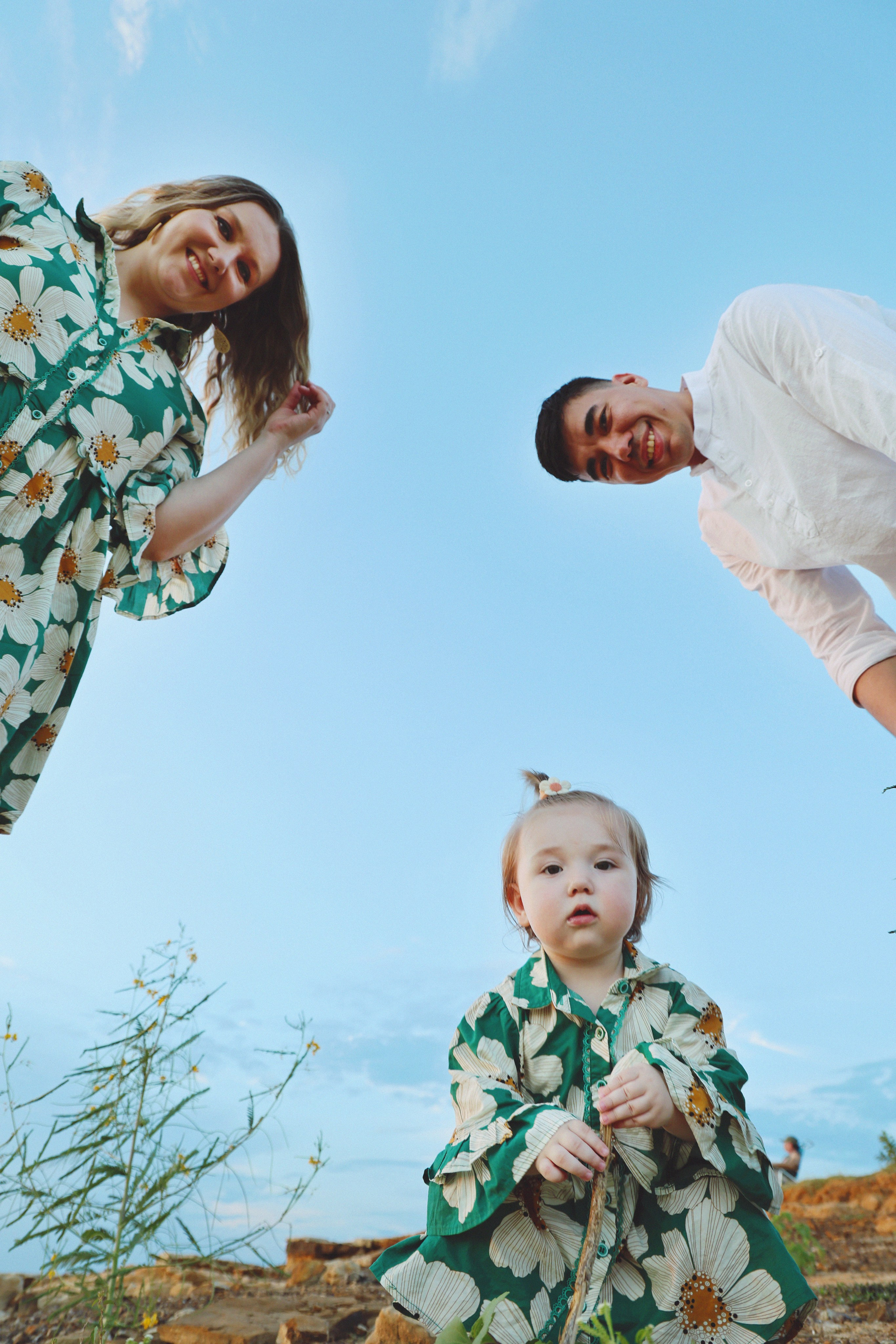 Baby Family Photoshoot – Outdoor Family Photography with Infant or Toddler. Lana Petrychenko — Portrait & Family Photographer. Valencia, Spain