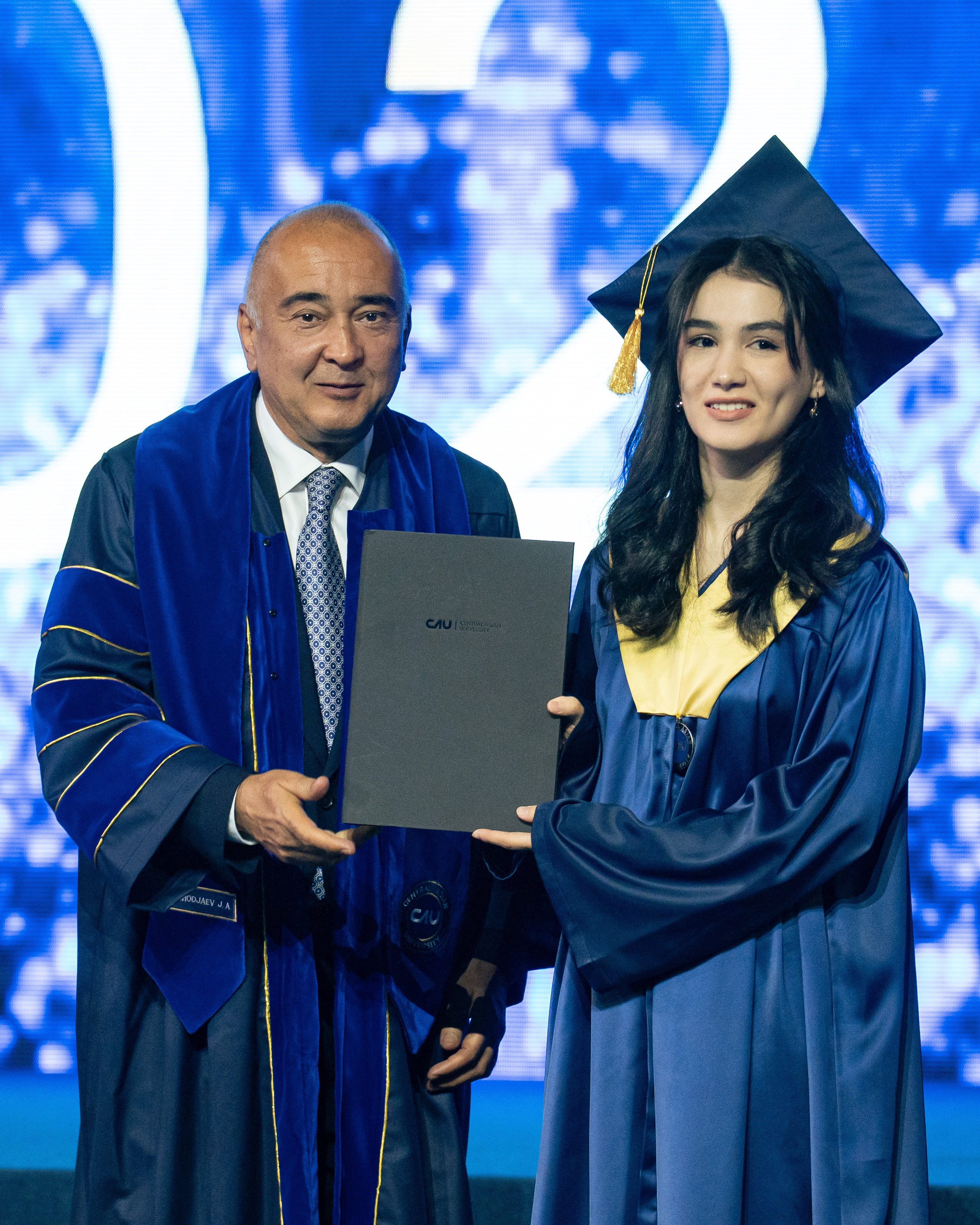 Как Central Asian University провёл одну из самых ярких выпускных церемоний. Георгий Намазов | Фотограф в Ташкенте