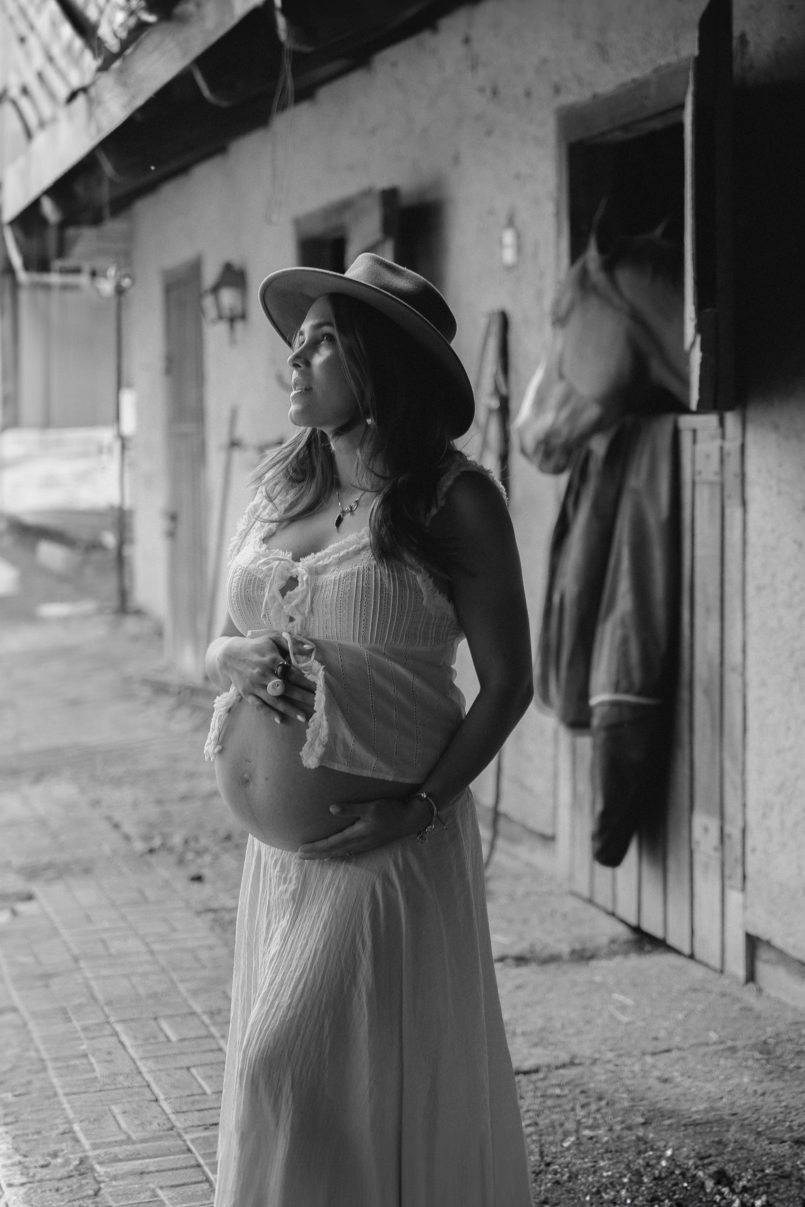 Sesión fotográfica ecuestre en la montaña — Elegancia salvaje y paisajes cinematográficos. Photographer in Santiago, Chile Anna Almazova