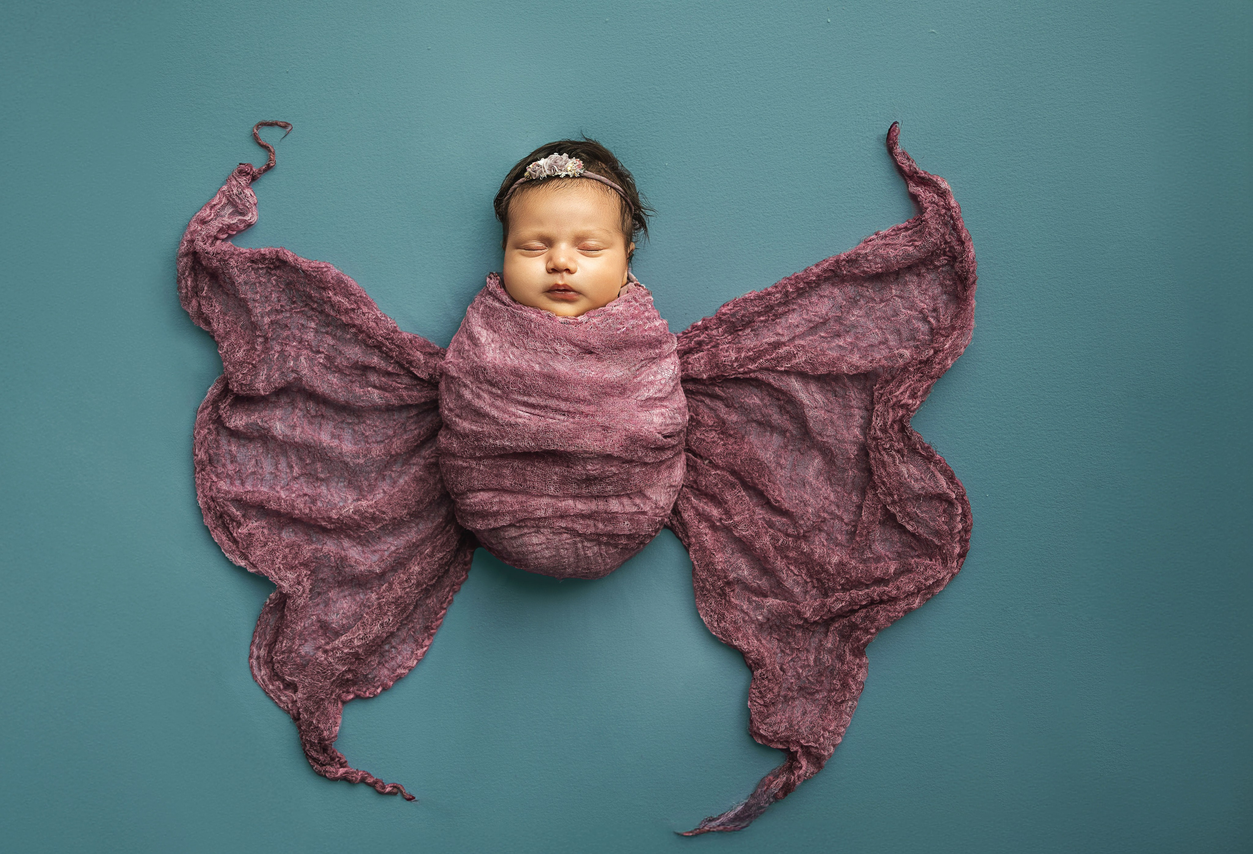 Newborn. Tania Bonnet | Professional photographer in Tenerife — Flying dress sessions