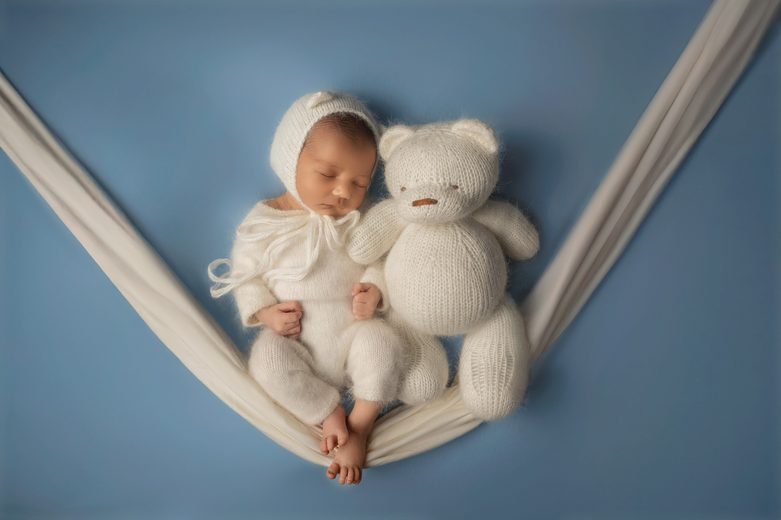 Newborn. Tania Bonnet | Professional photographer in Tenerife — Flying dress sessions