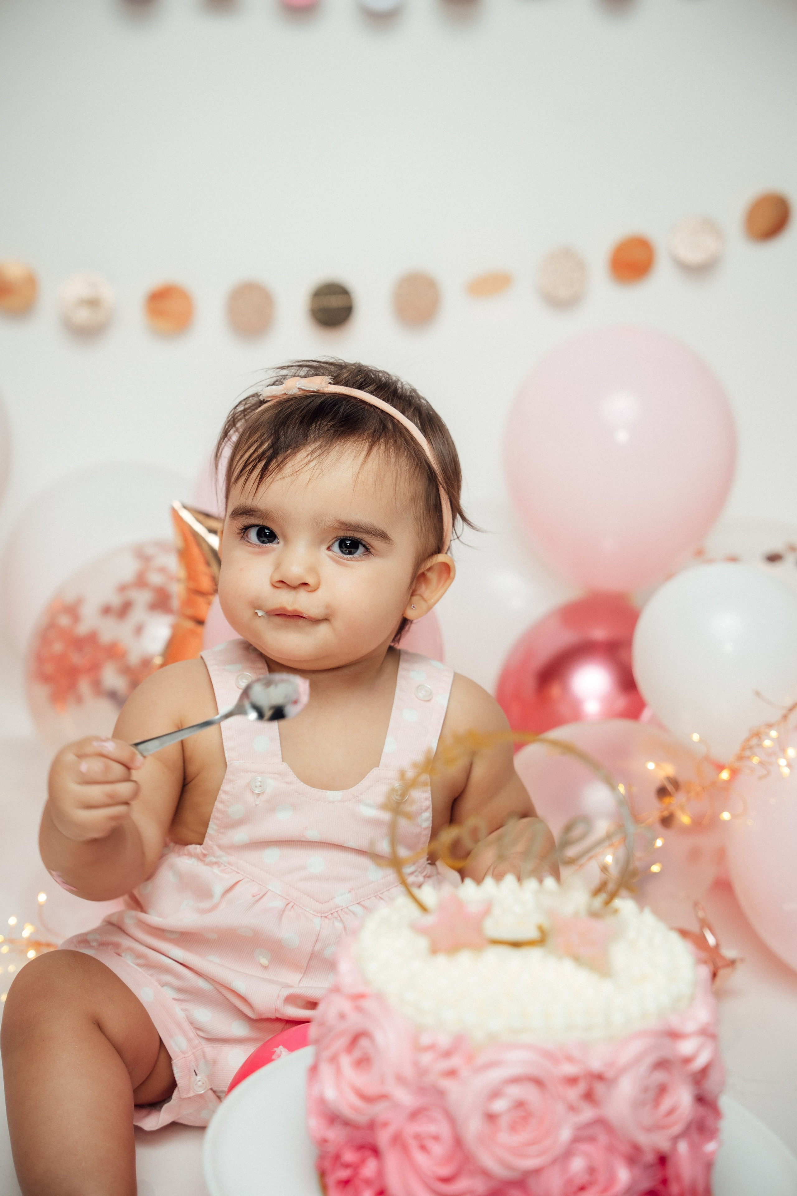 Cake smash. Fotógrafa en Tenerife: sesiones de fotos familiares y bodas — Tania Bonnet